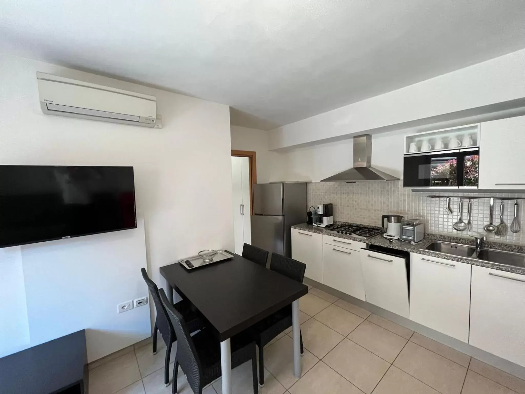 Kitchen or kitchenette, Kitchen/Kitchenette in 4 Limoni Apartment Resort