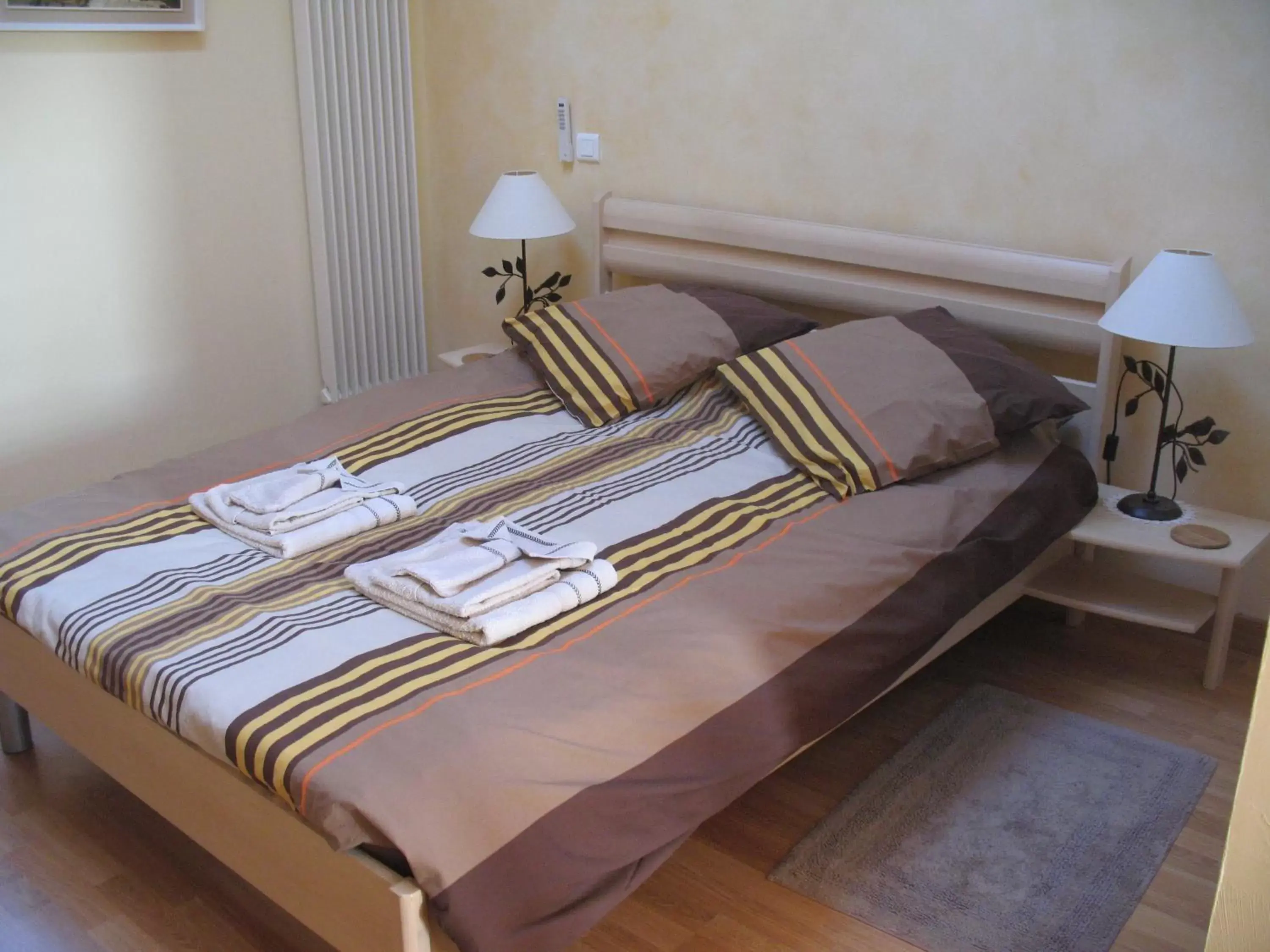 Photo of the whole room, Bed in Chambres d'Hôtes Le Mûrier