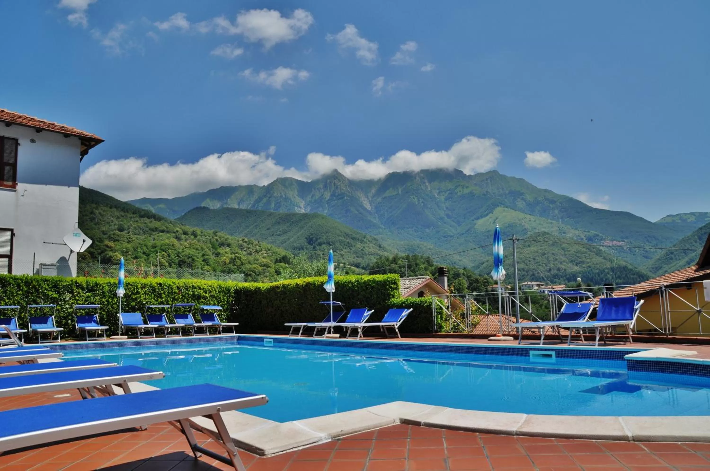 Swimming pool in Albergo Miramonti