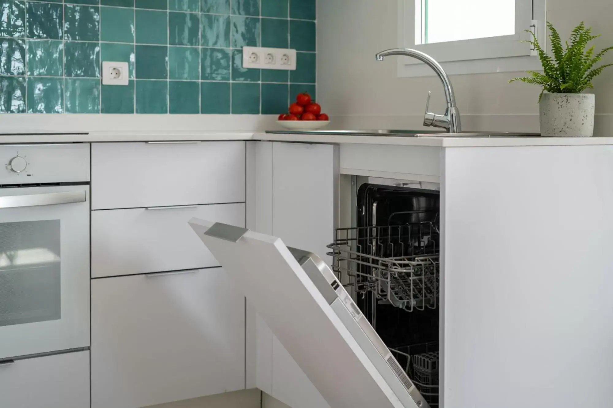 Kitchen or kitchenette, Kitchen/Kitchenette in Nazaret Apartments