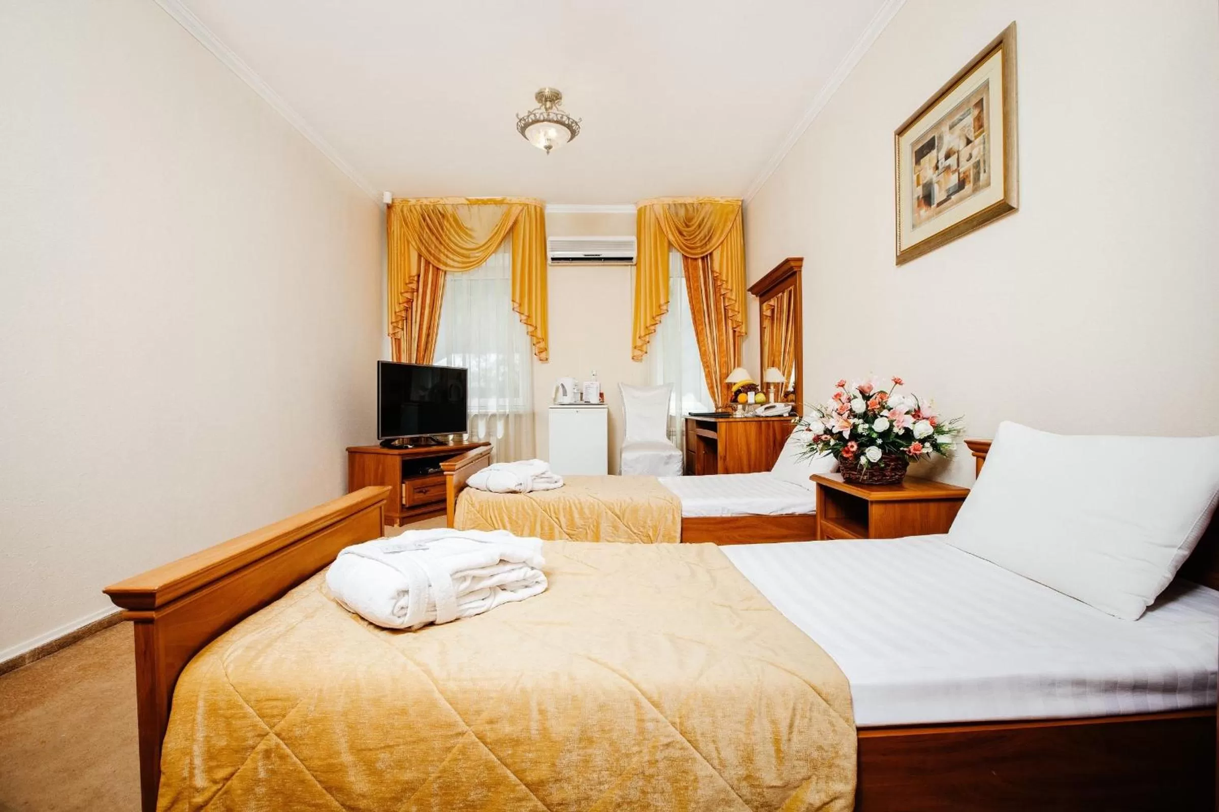 Photo of the whole room, Bed in Business Hotel