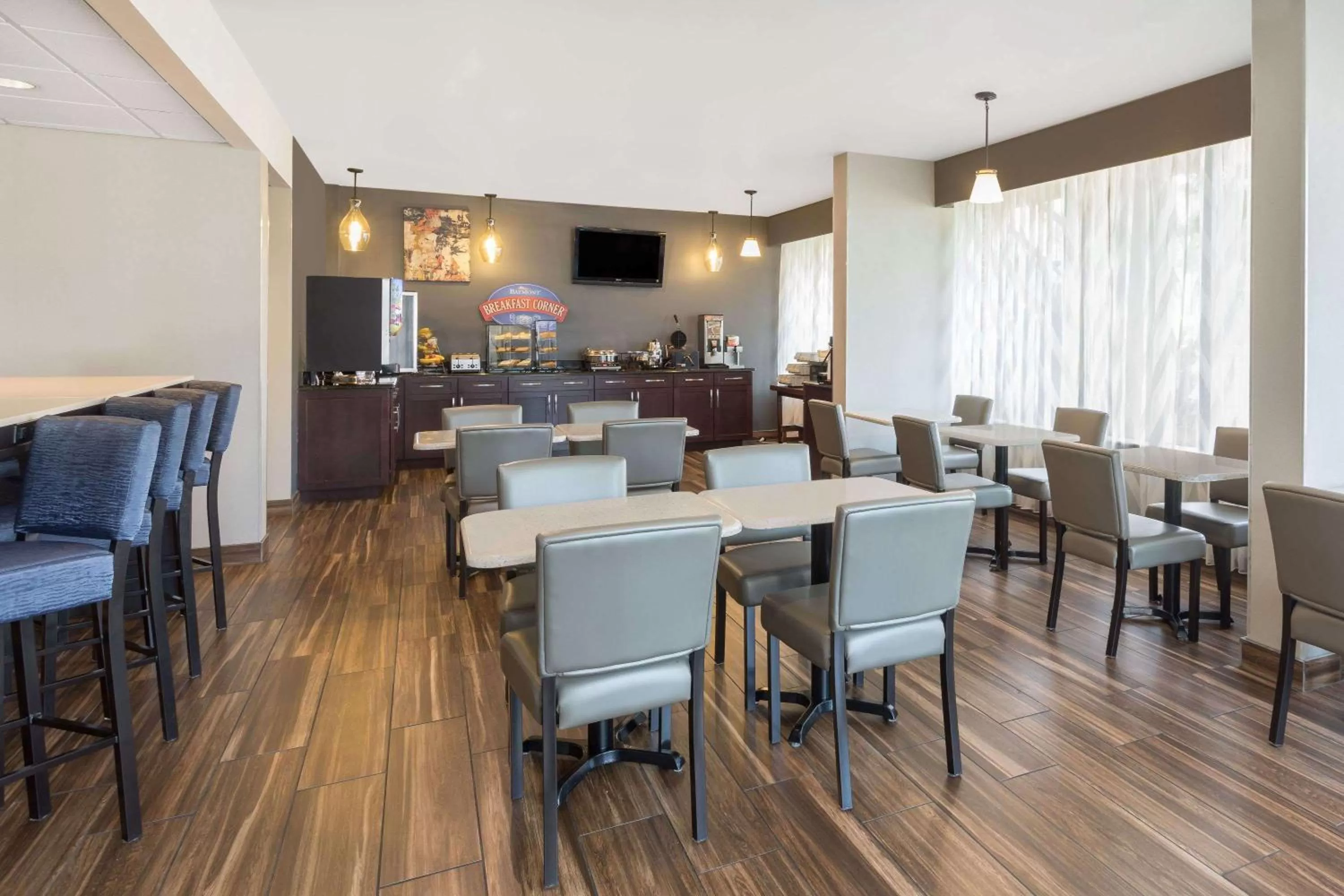 Restaurant/places to eat in Baymont by Wyndham Rocky Mount I-95