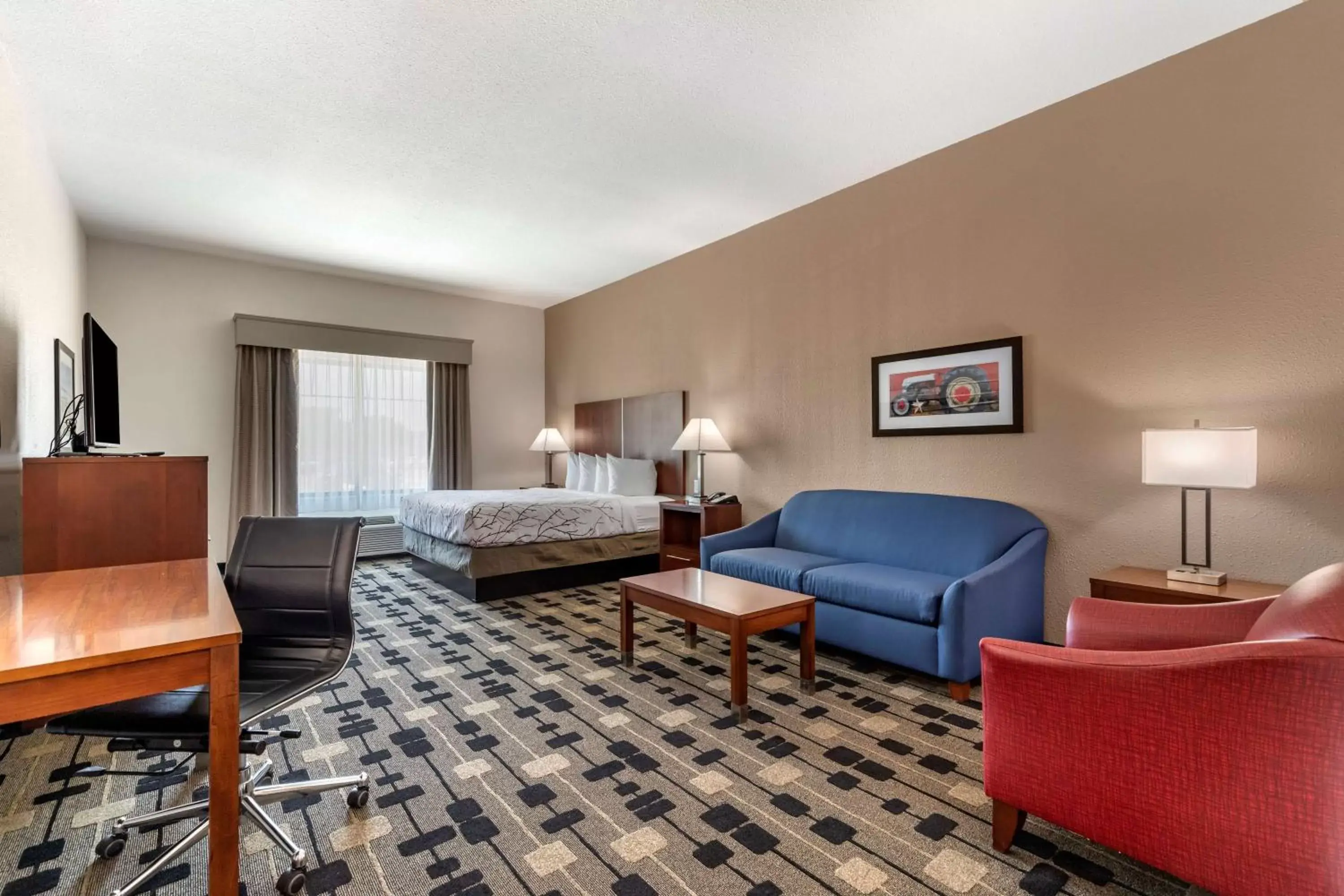 Photo of the whole room, Seating Area in Best Western Plus Big Lake Inn