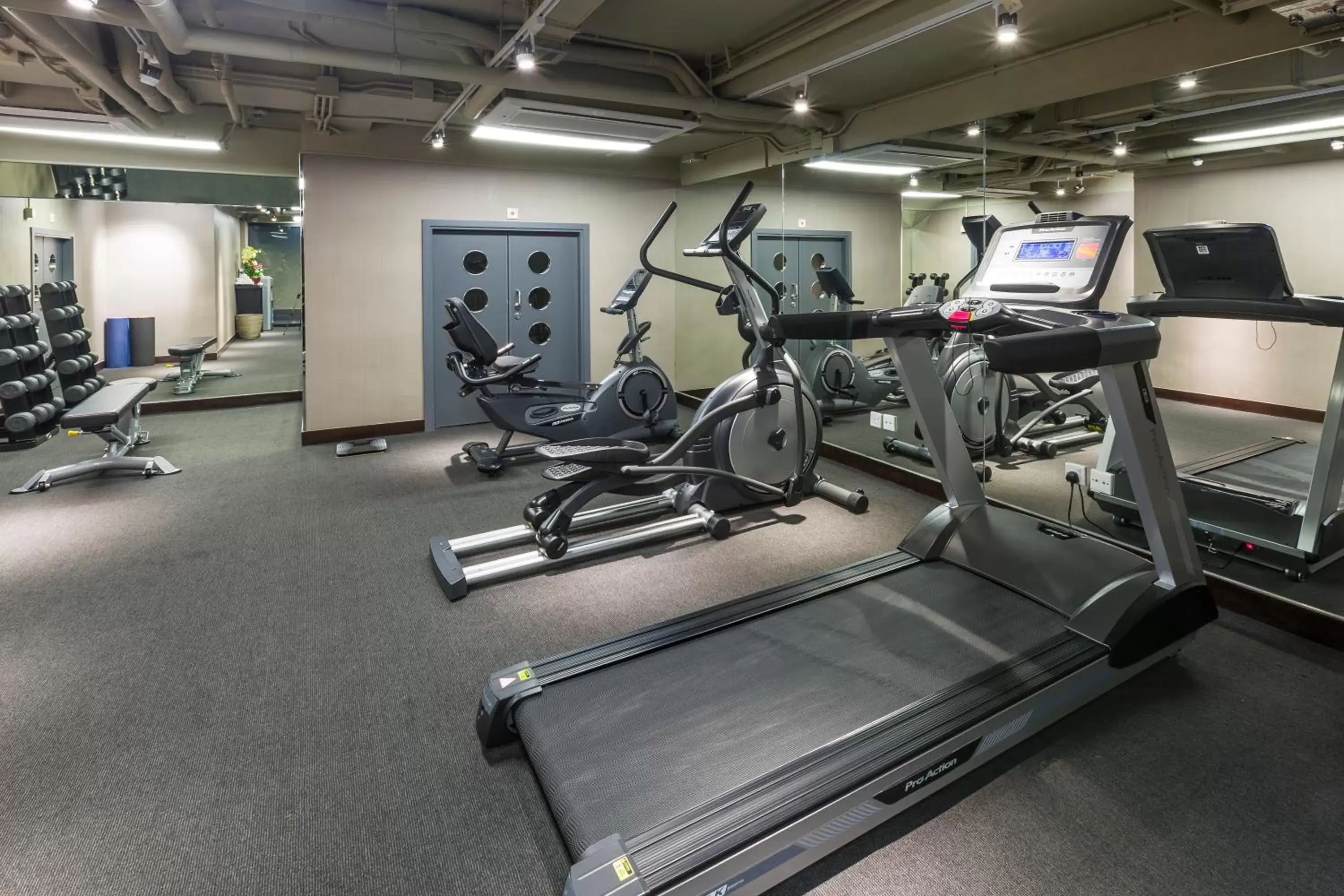 Fitness centre/facilities in Camlux Hotel