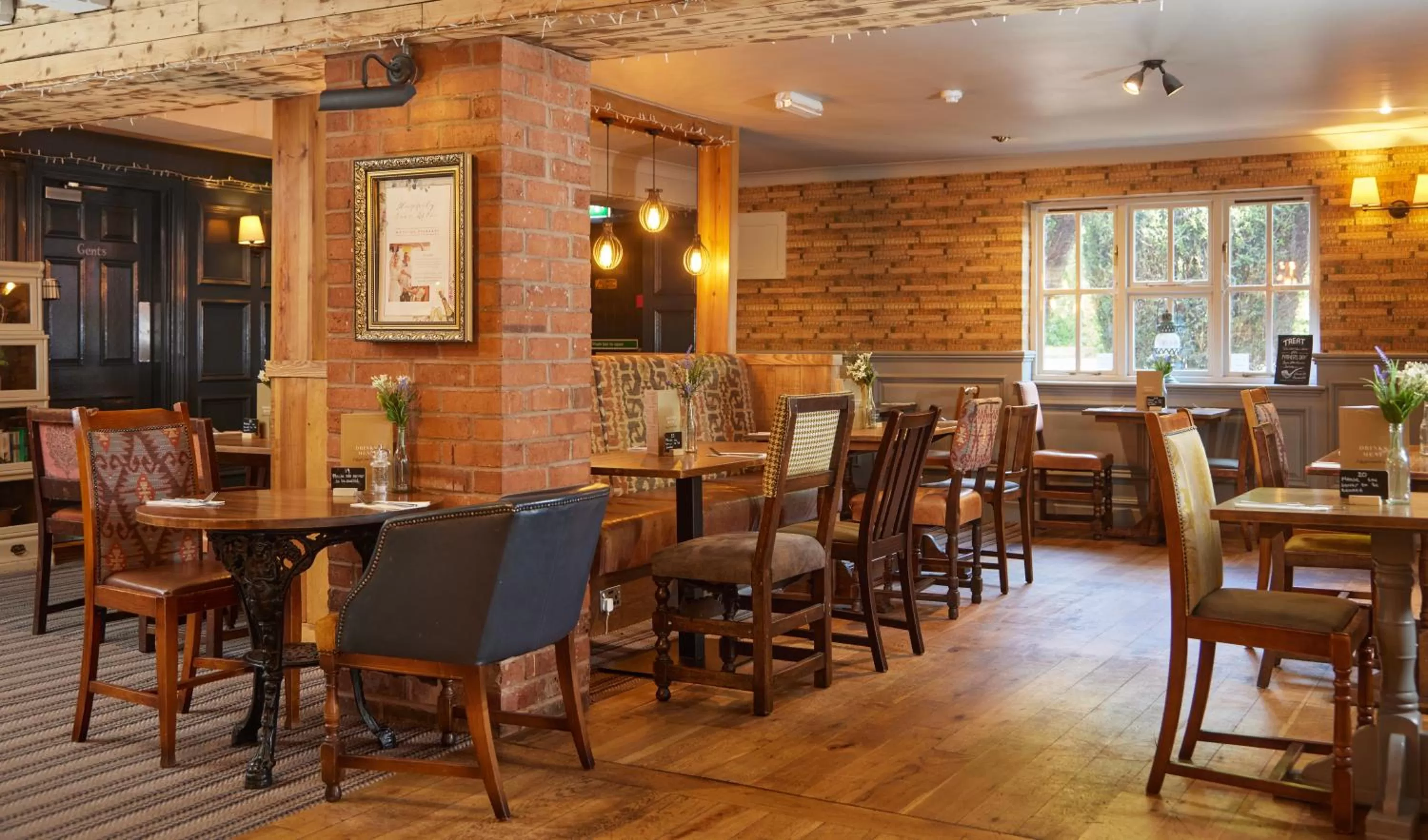 Restaurant/places to eat in Fieldhead Hotel by Greene King Inns