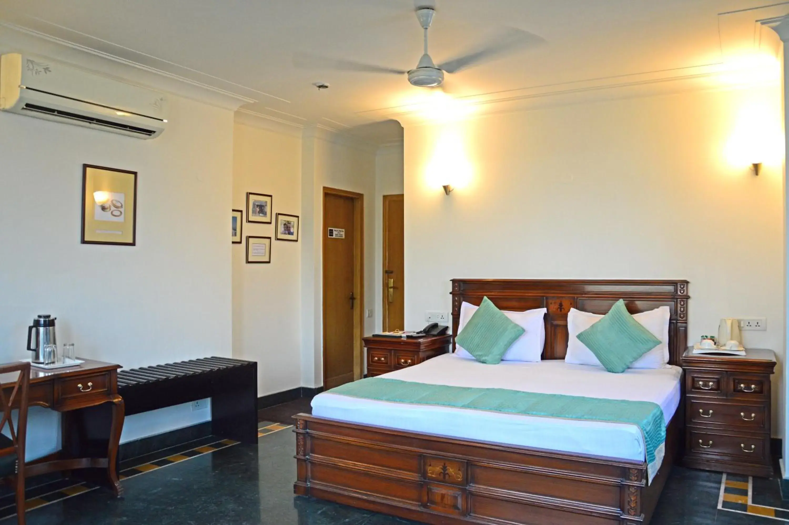 Bedroom, Bed in Hotel Ajanta