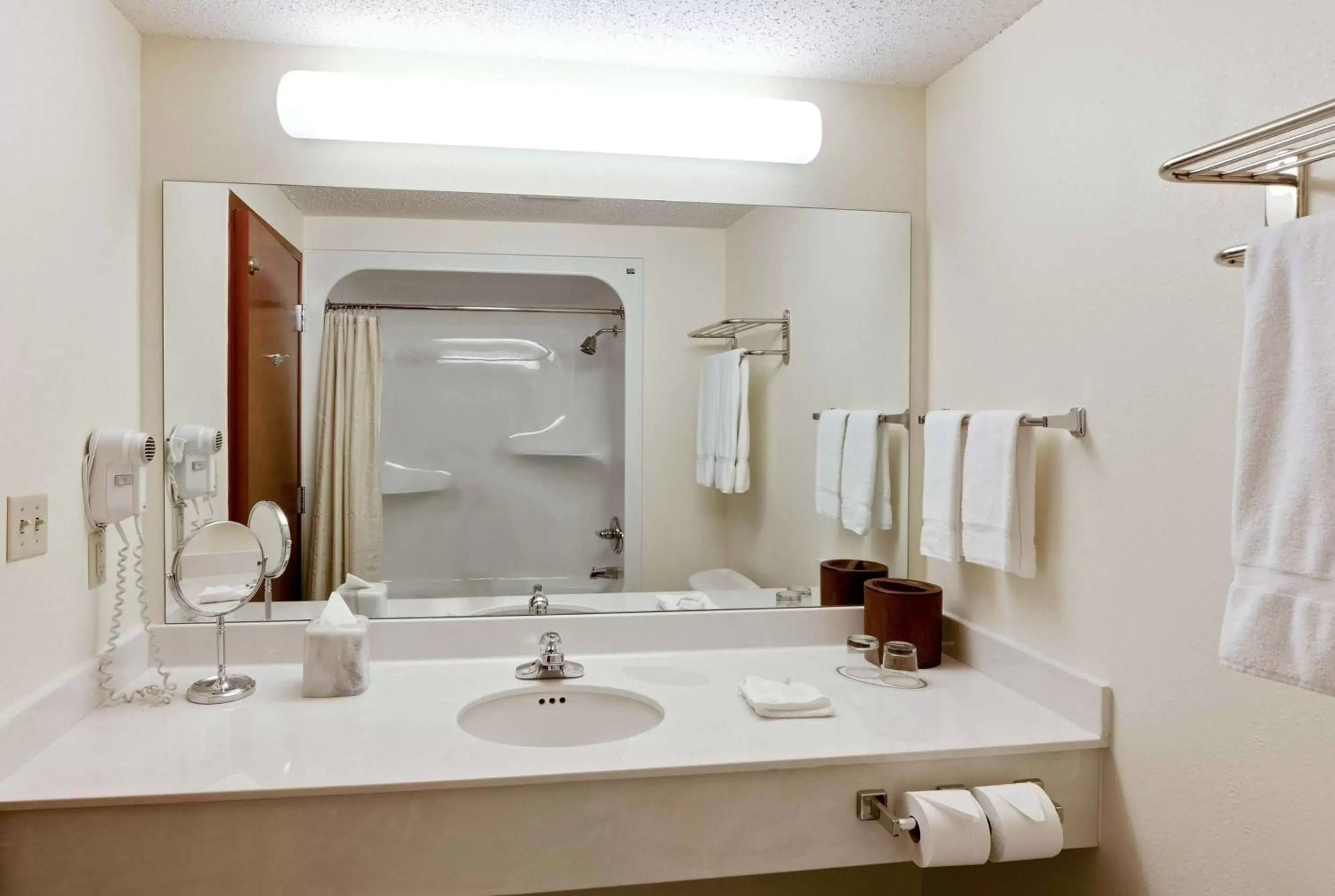 Bathroom in Hawthorn Suites by Wyndham Louisville East