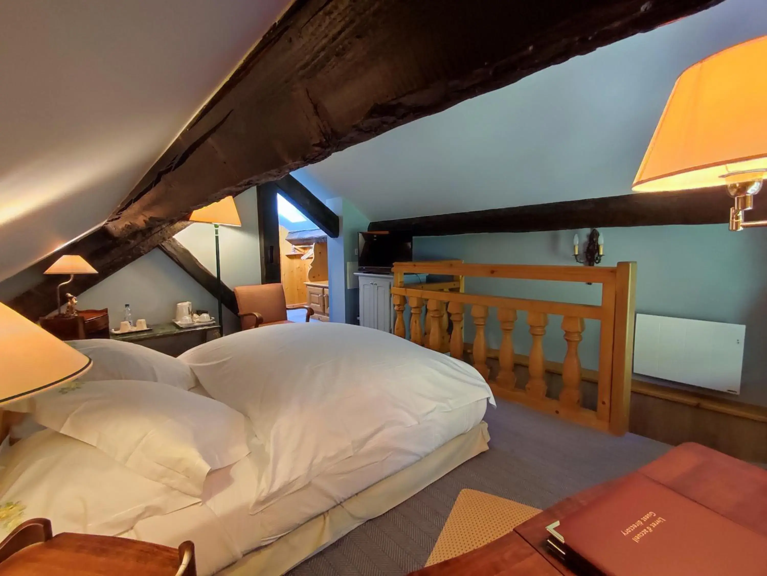 Bed in Le Manoir Au Lac