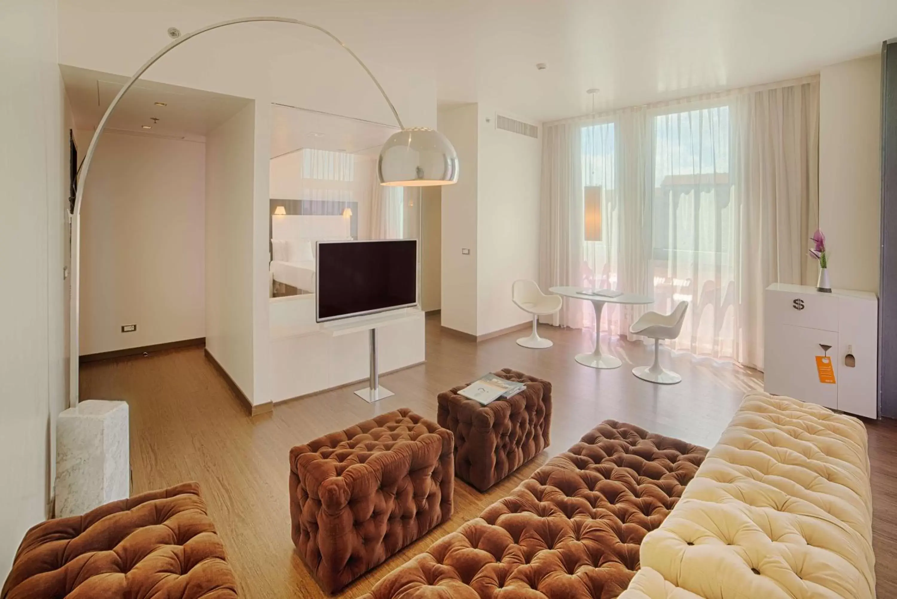 Bedroom, TV/Entertainment Center in Nhow Milan