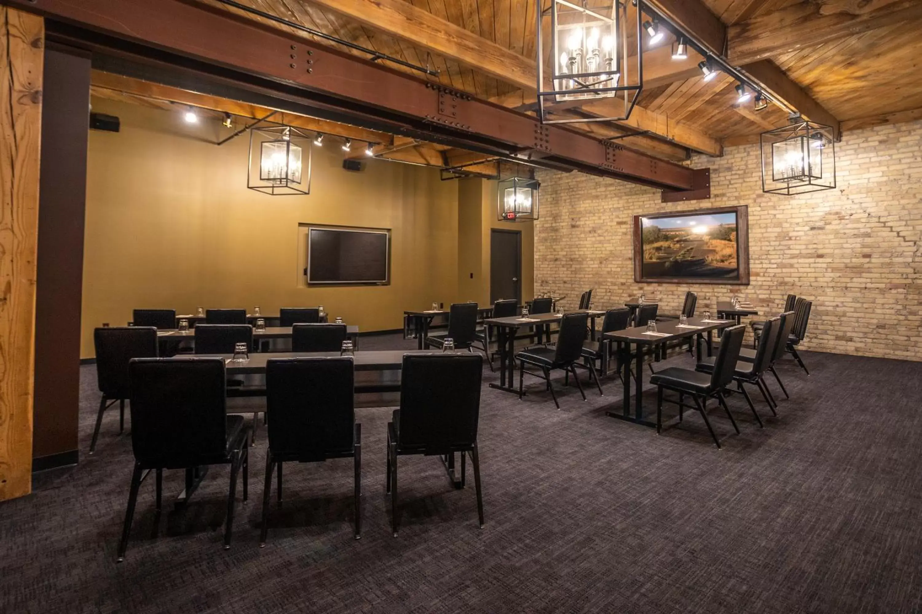 Meeting/conference room, Restaurant/Places to Eat in The Iron Horse Hotel