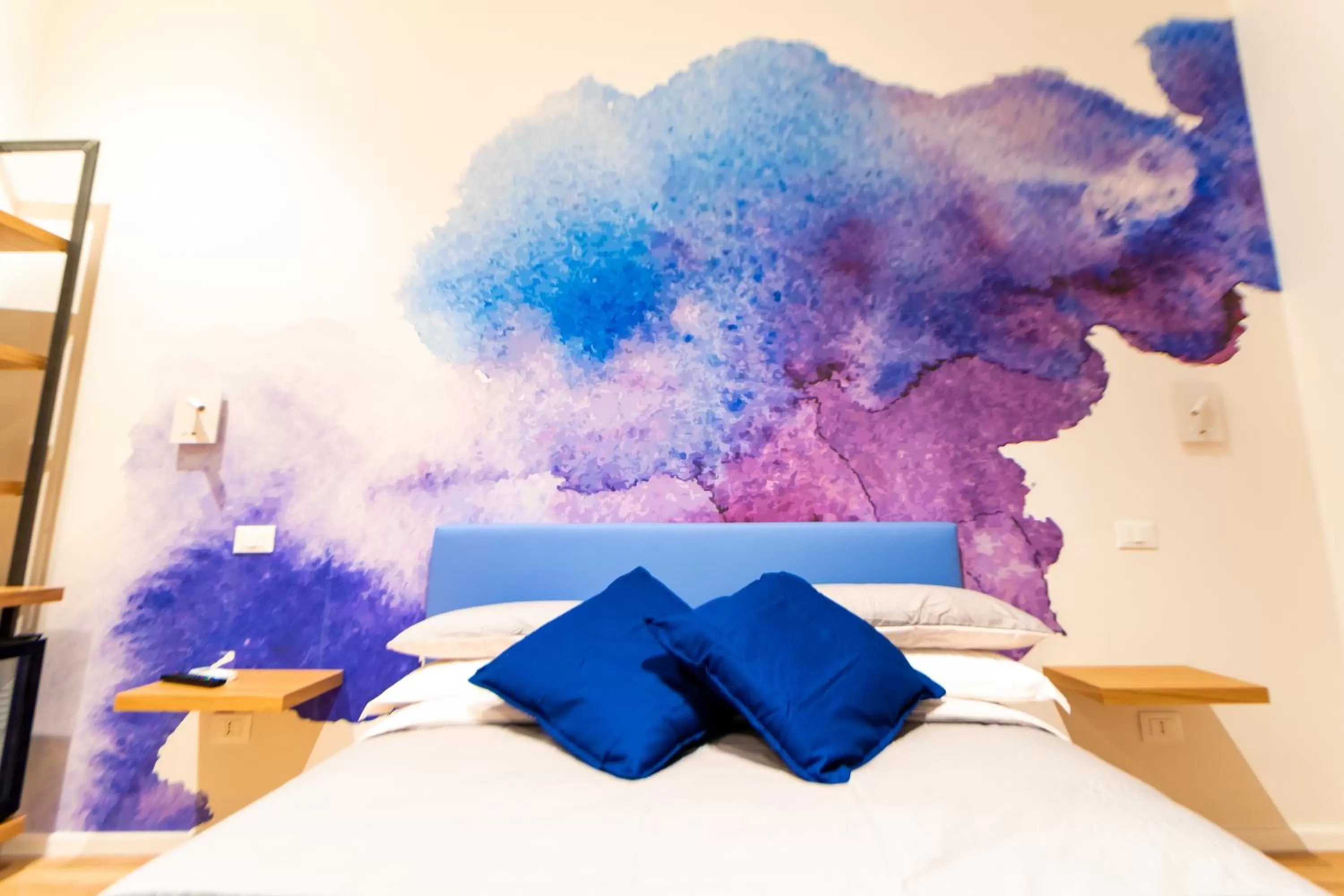 Decorative detail, Bed in Terrazza Sangiuliano