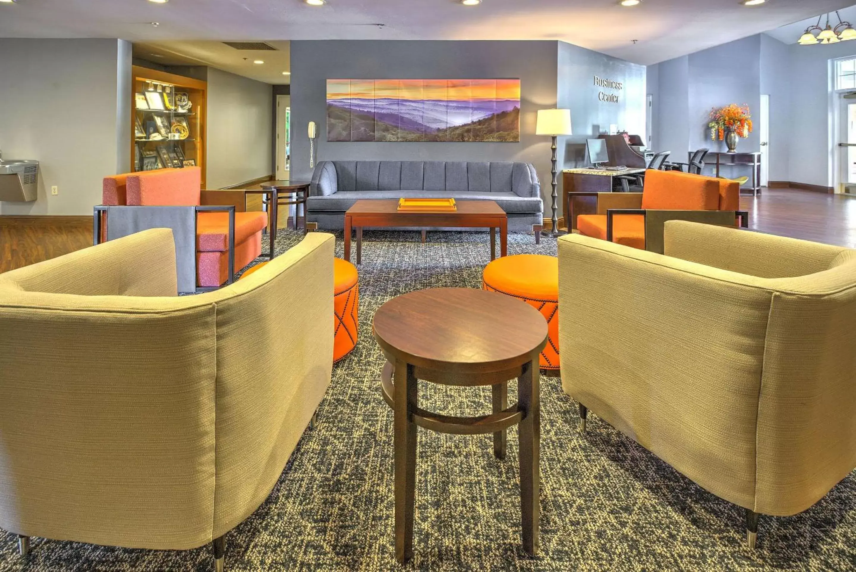 Lobby or reception, Lounge/Bar in LeConte Hotel & Convention Center, Ascend Hotel Collection