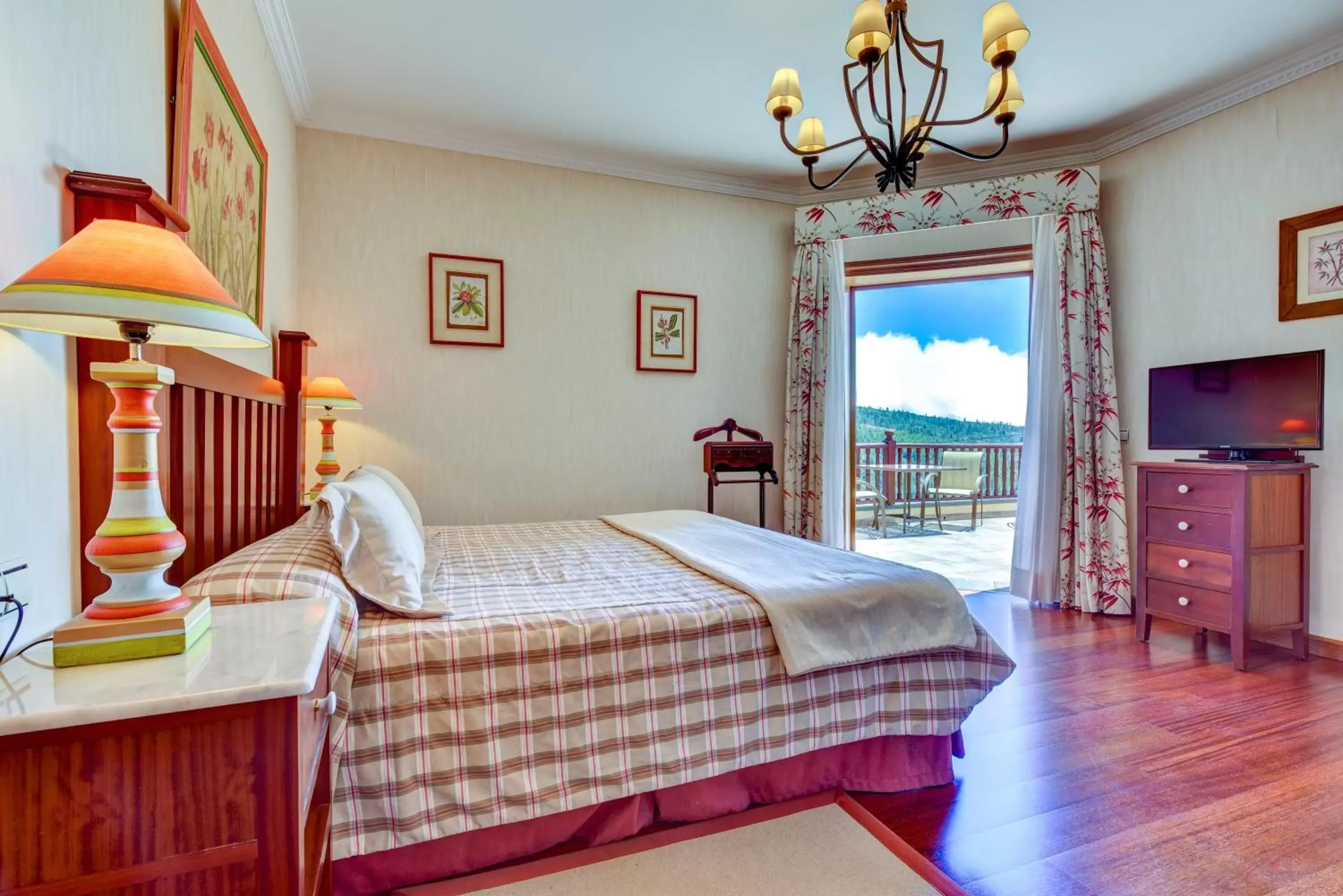 Bedroom in Hotel Spa Villalba