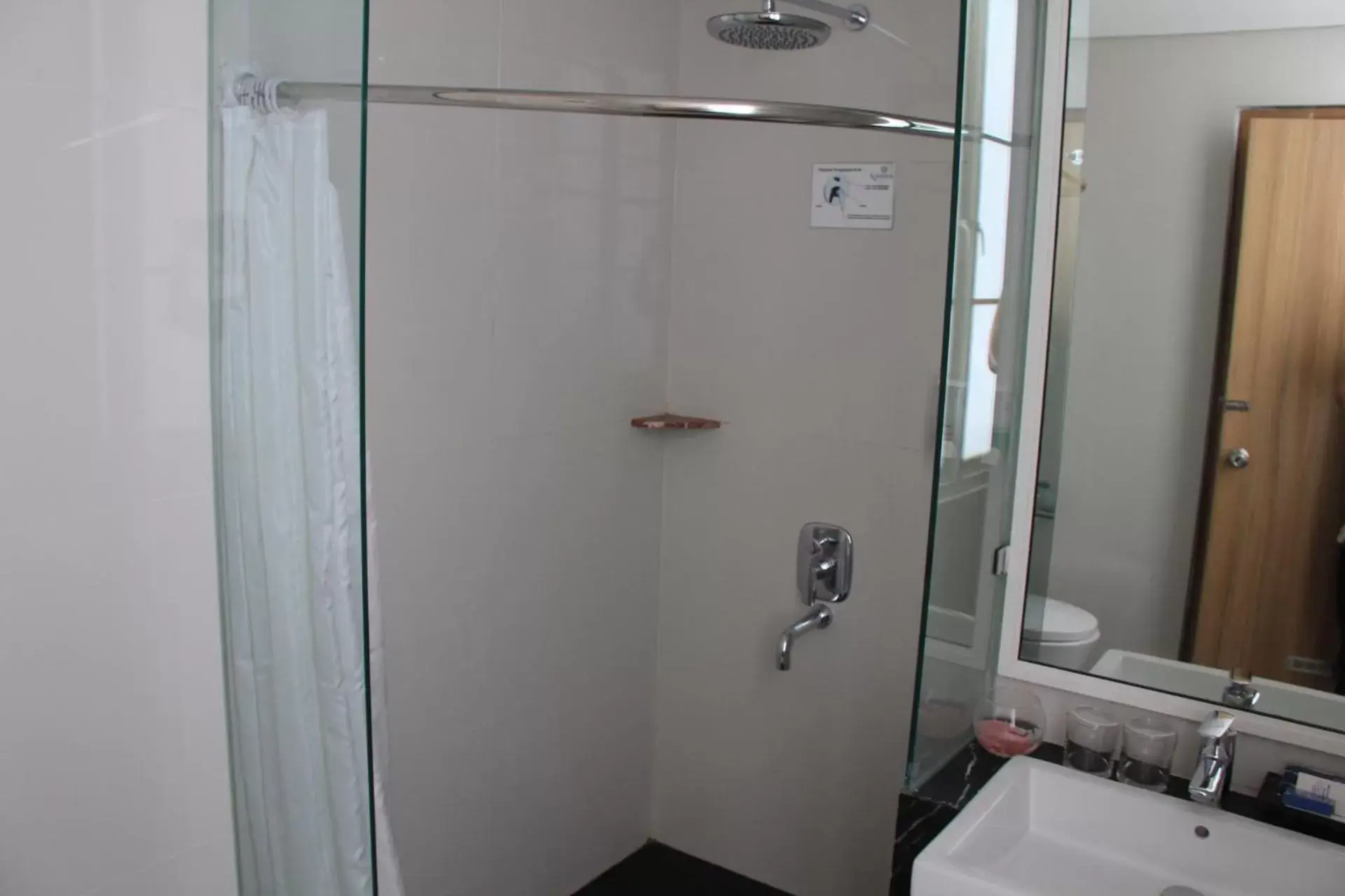 Bathroom in Hotel Namira Syariah Pekalongan