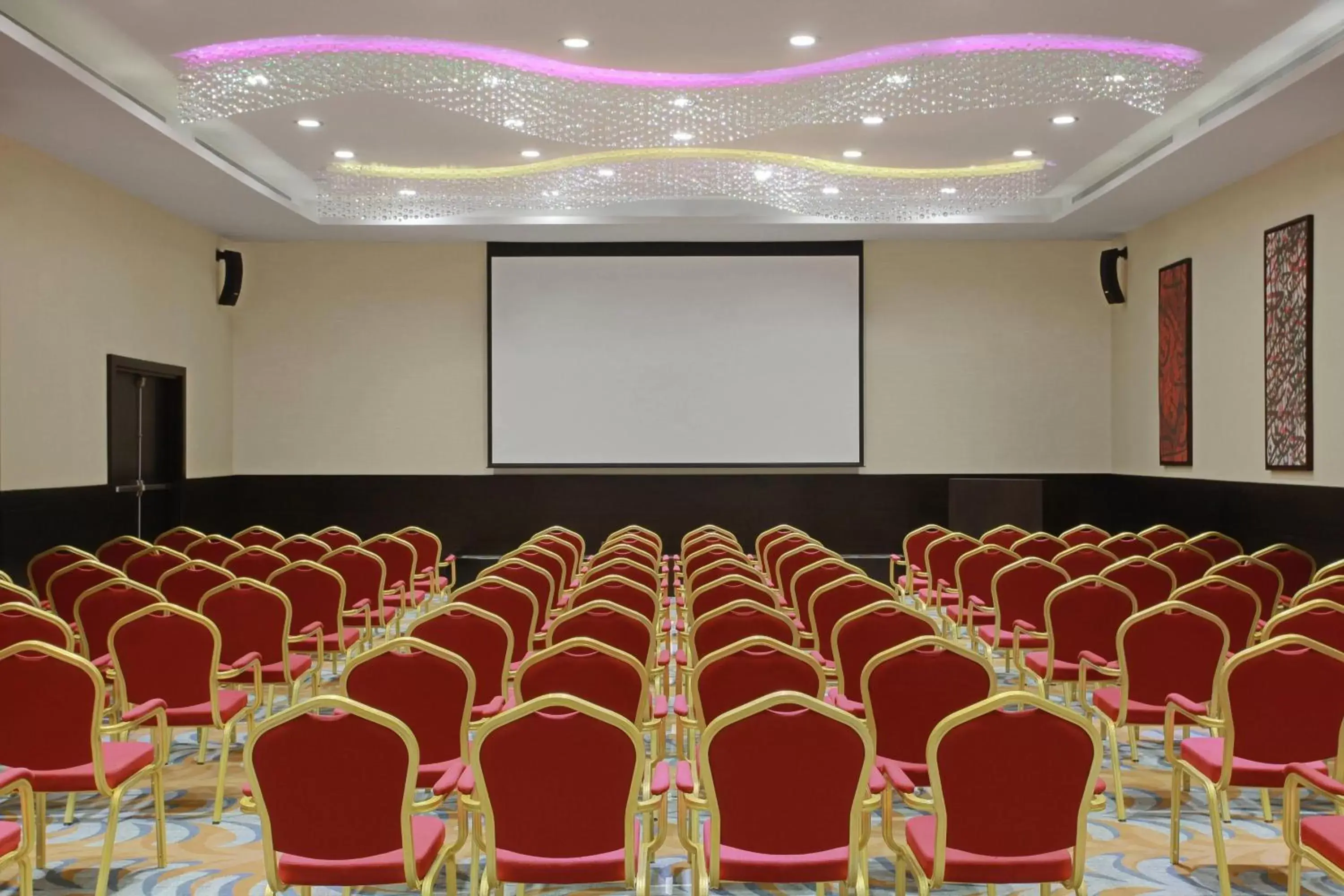 Meeting/conference room in Courtyard by Marriott Jazan