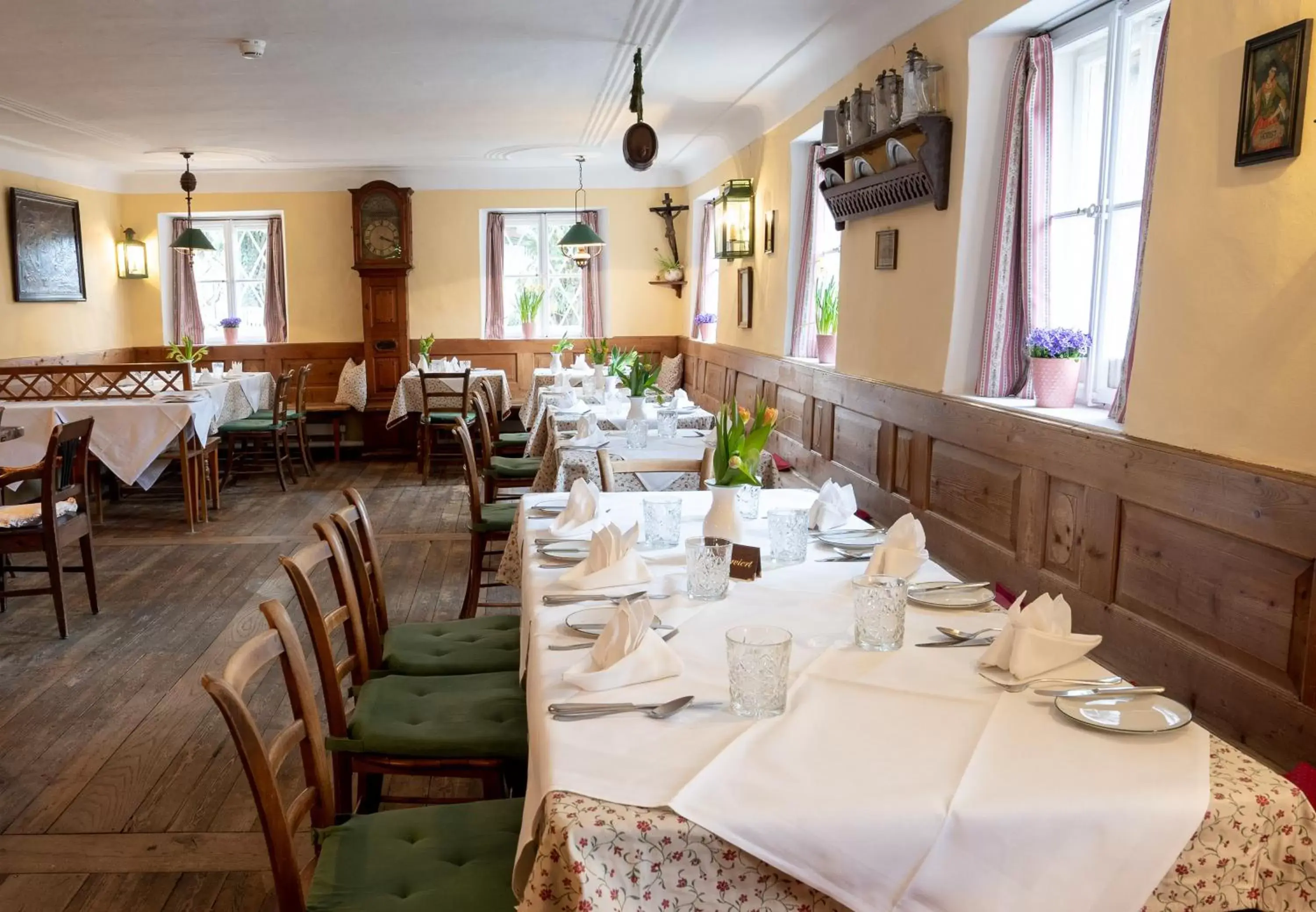 Restaurant/Places to Eat in Schlosswirt zu Anif - Hotel und Restaurant