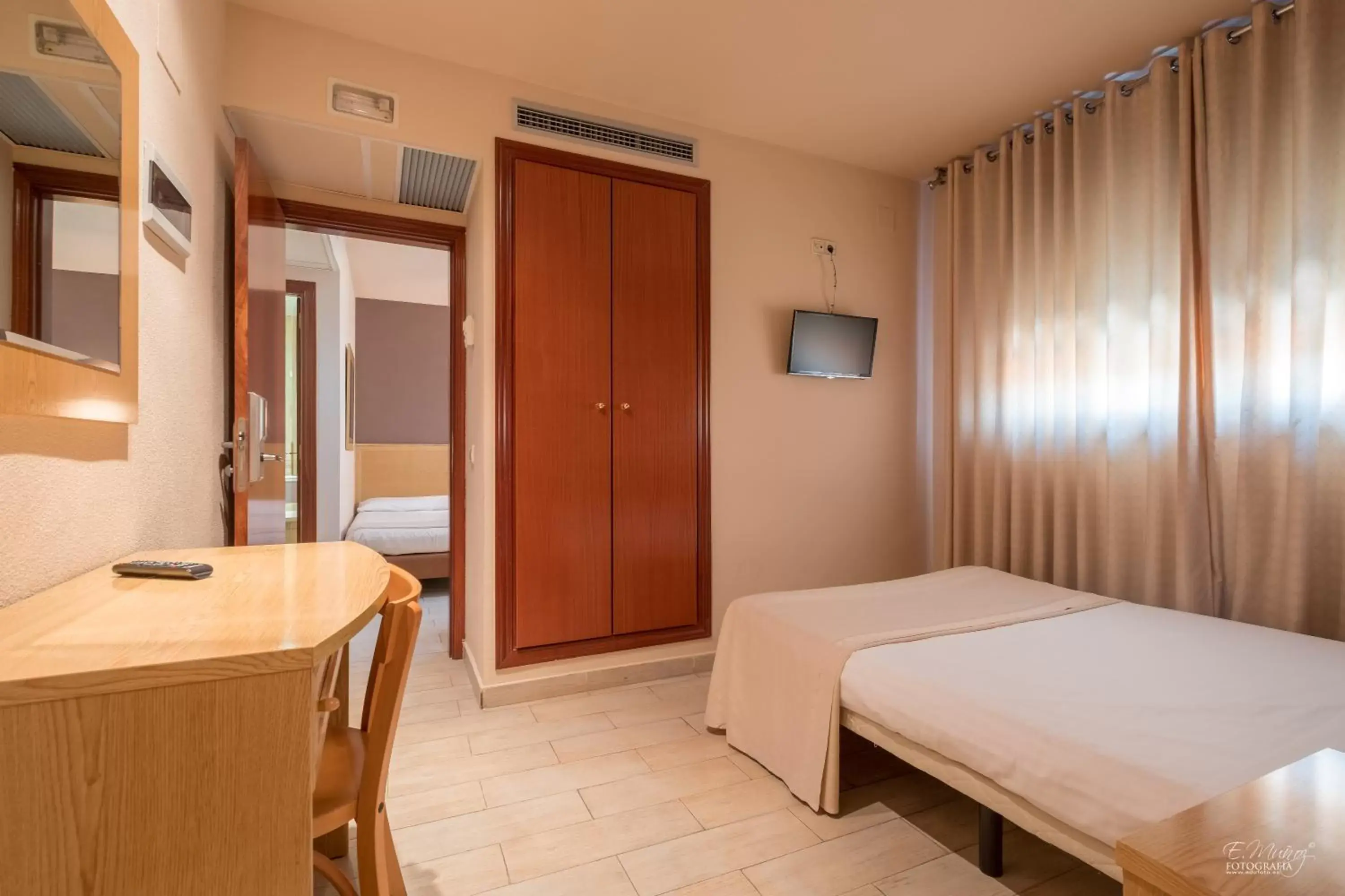 Bed, Bathroom in Hotel Vivar