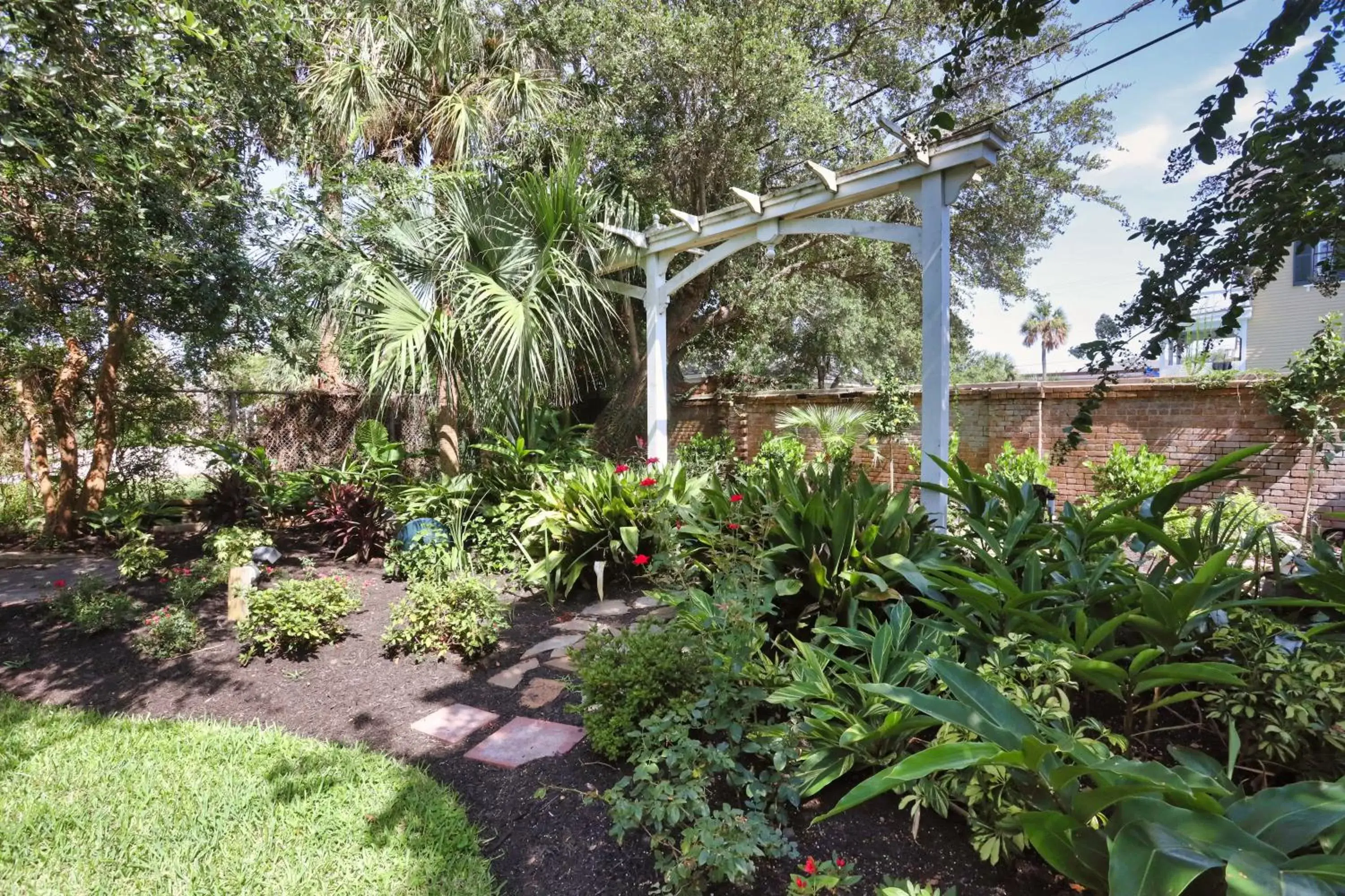 Garden in Virginia Point INN