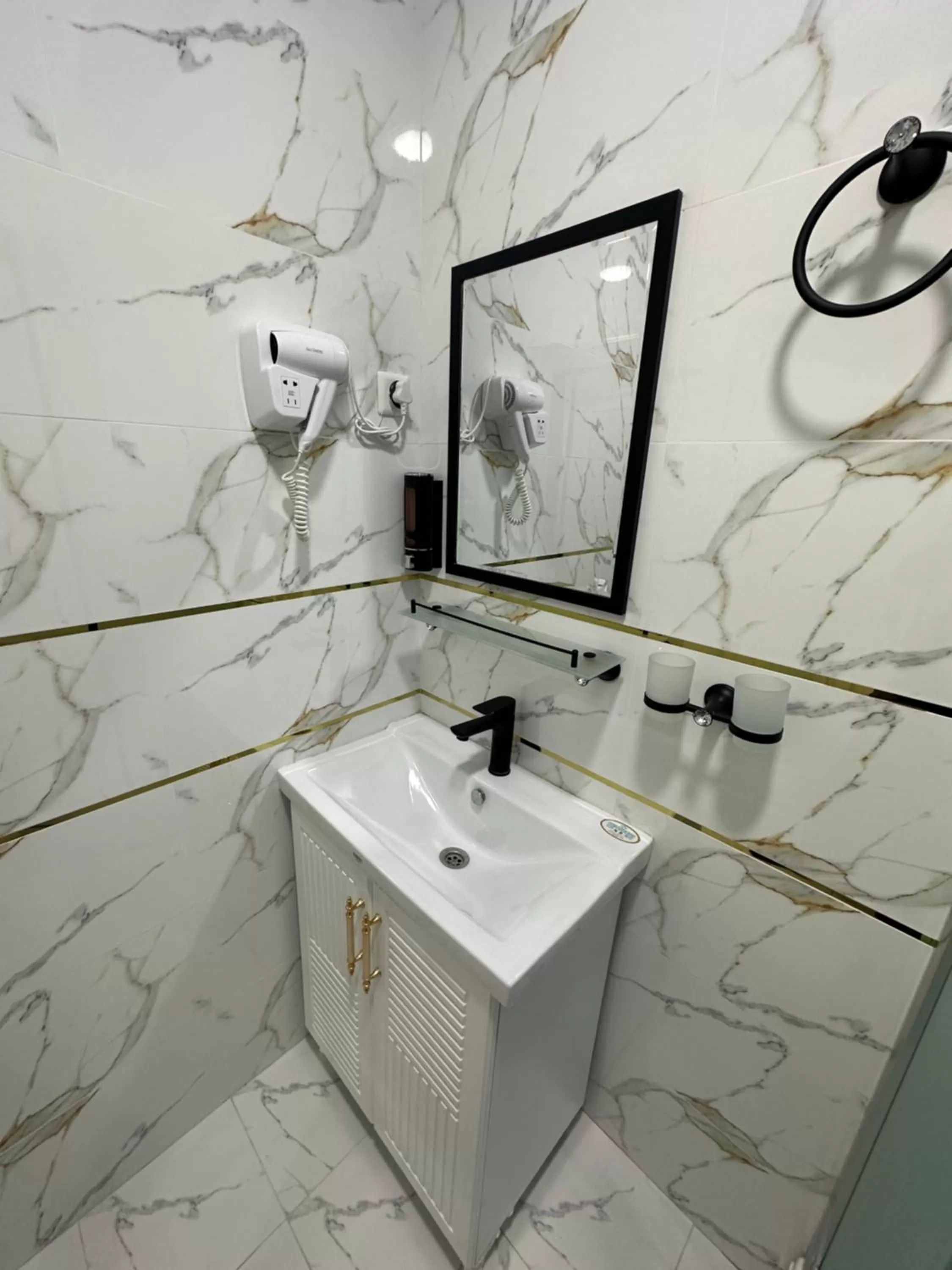 Bathroom in New Minor Hotel