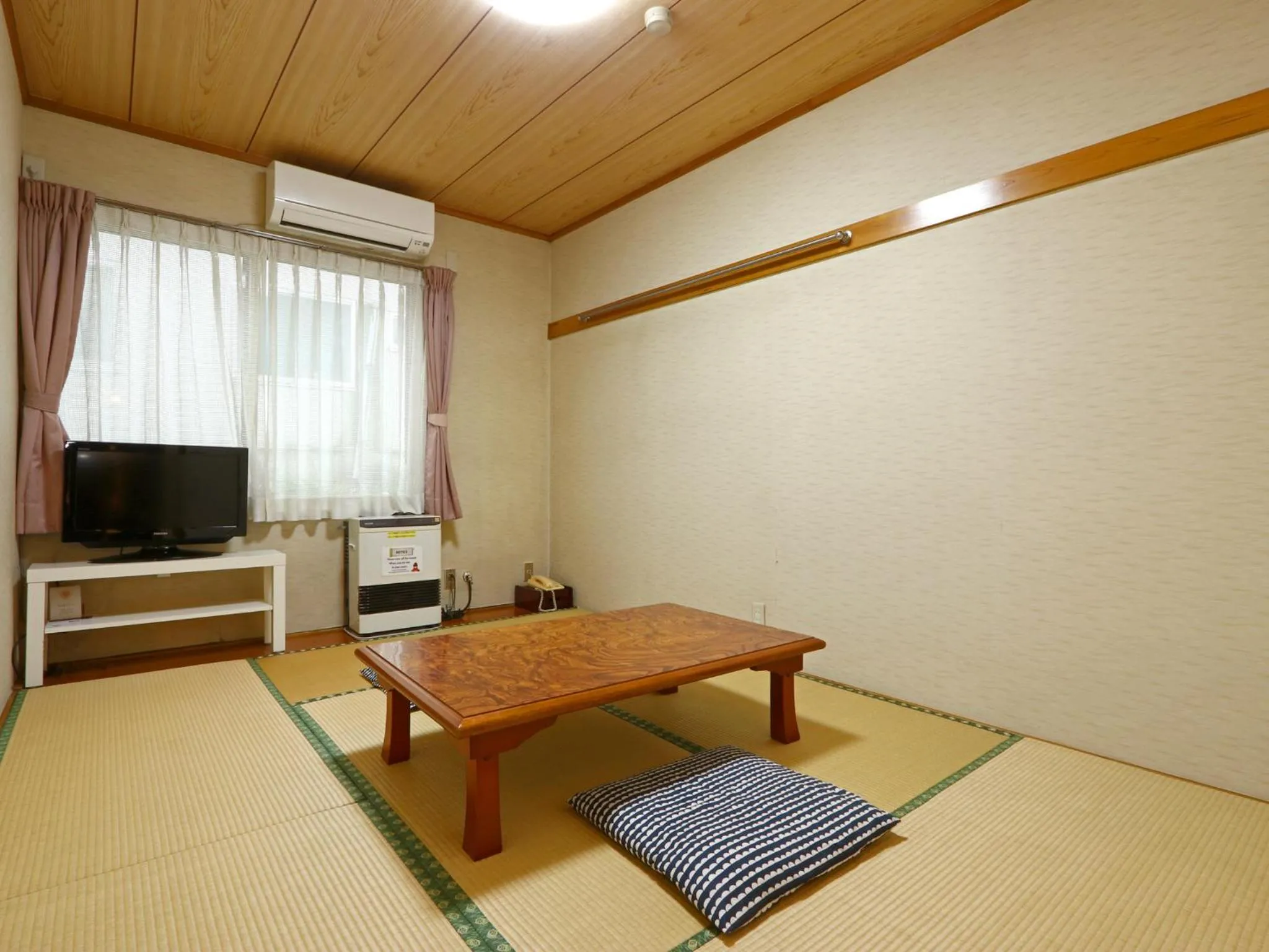 Standard Twin Room - single occupancy in Belle Vue Nishiura