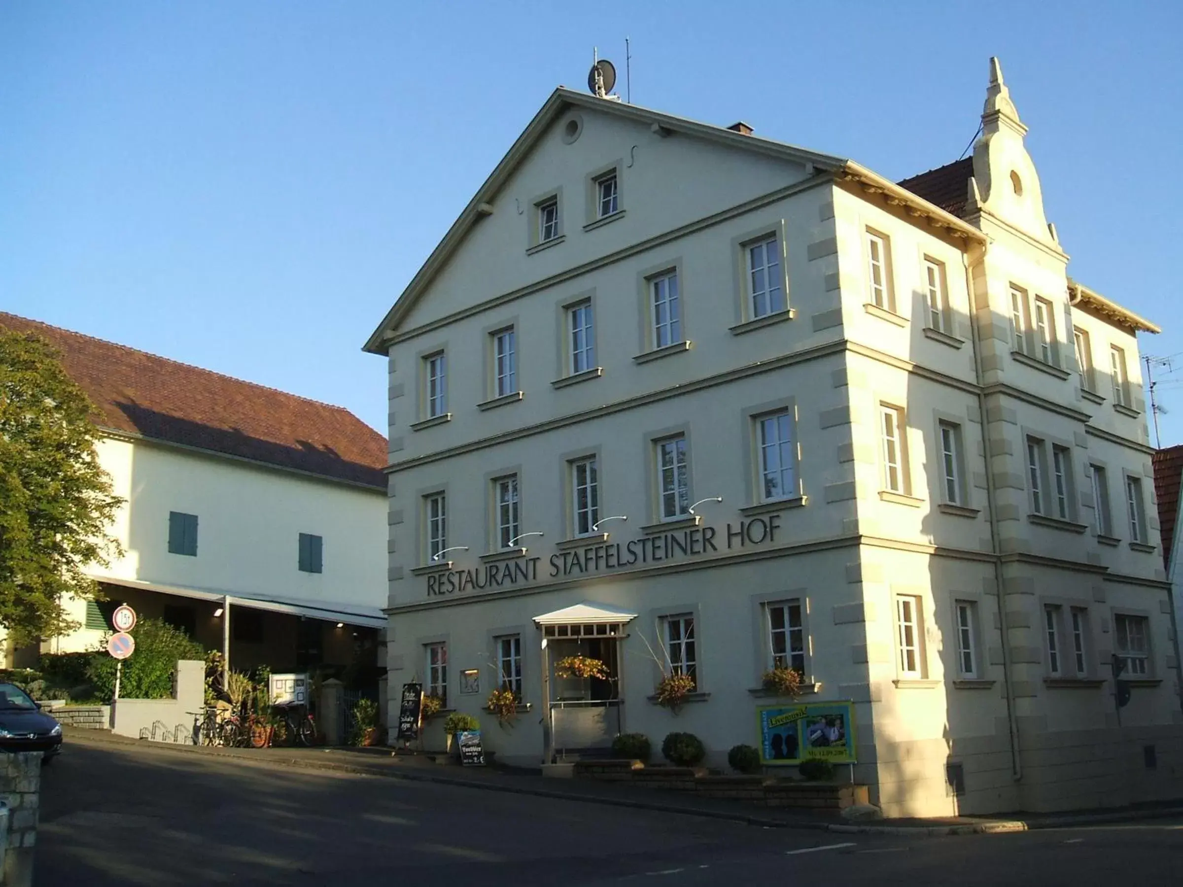 Facade/entrance, Property Building in Staffelsteiner Hof