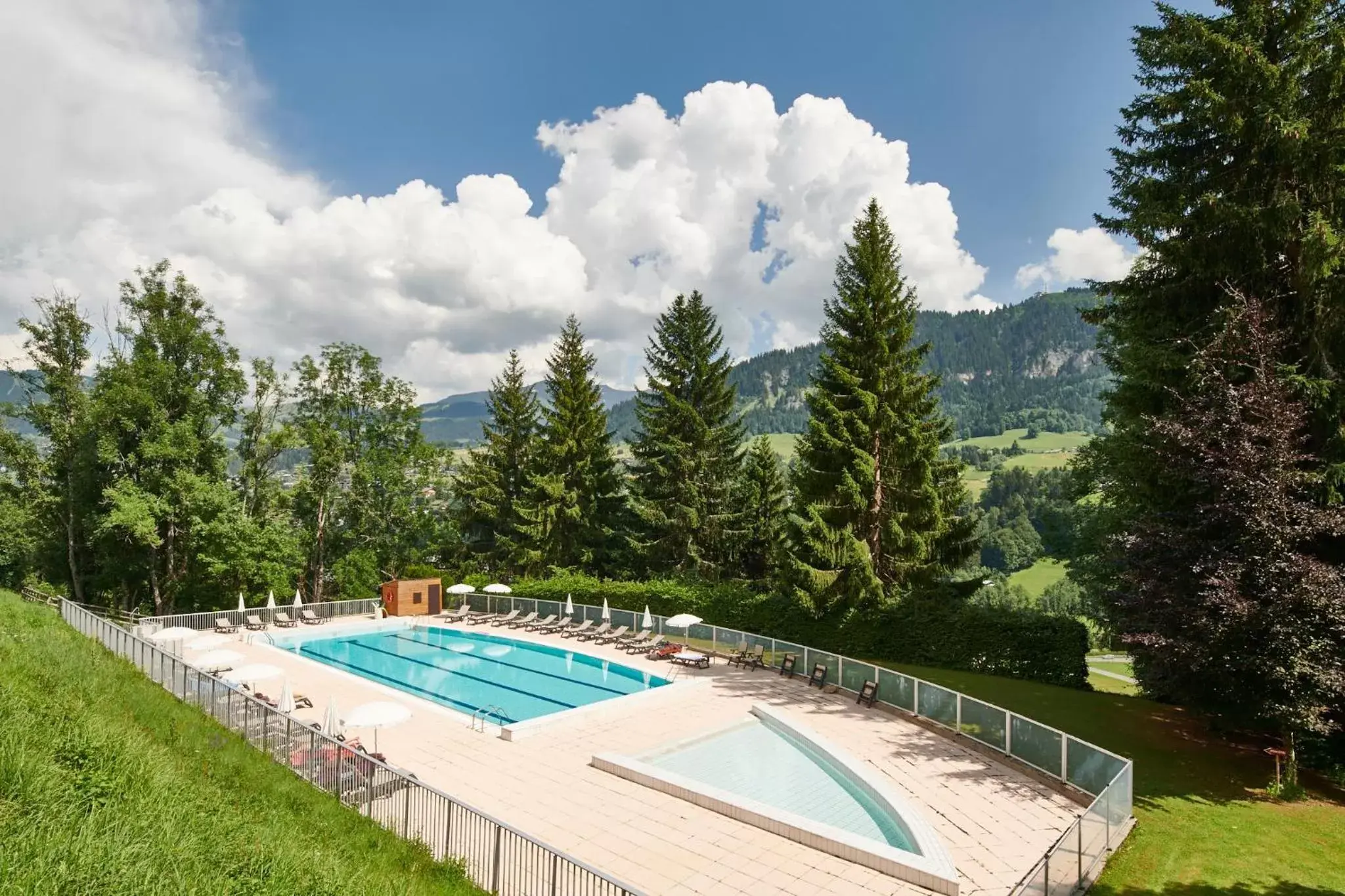 Swimming Pool in Hôtel Vacances Bleues Les Chalets du Prariand