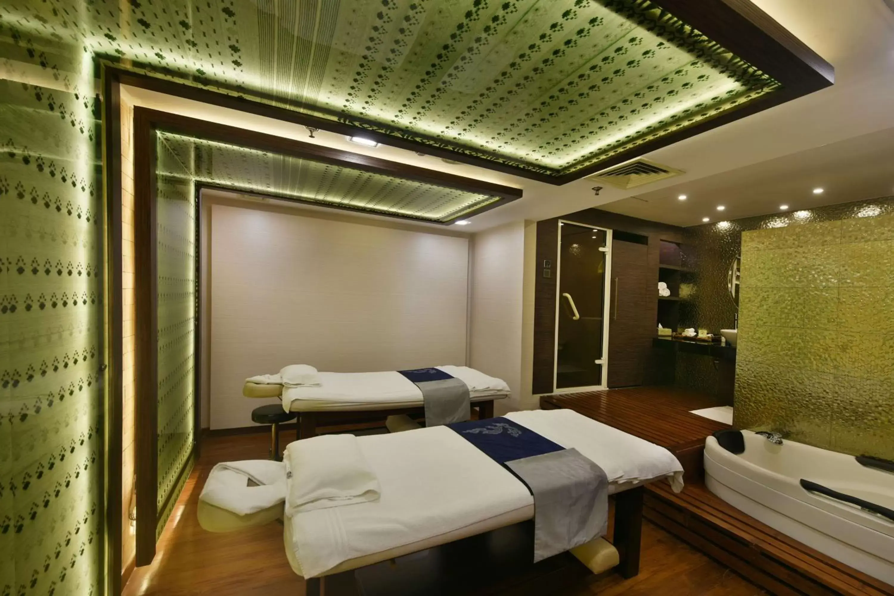 Spa and wellness centre/facilities, Bed in Radisson Blu Dhaka Water Garden Spa and wellness centre/facilities, Bed in Radisson Blu Dhaka Water Garden
