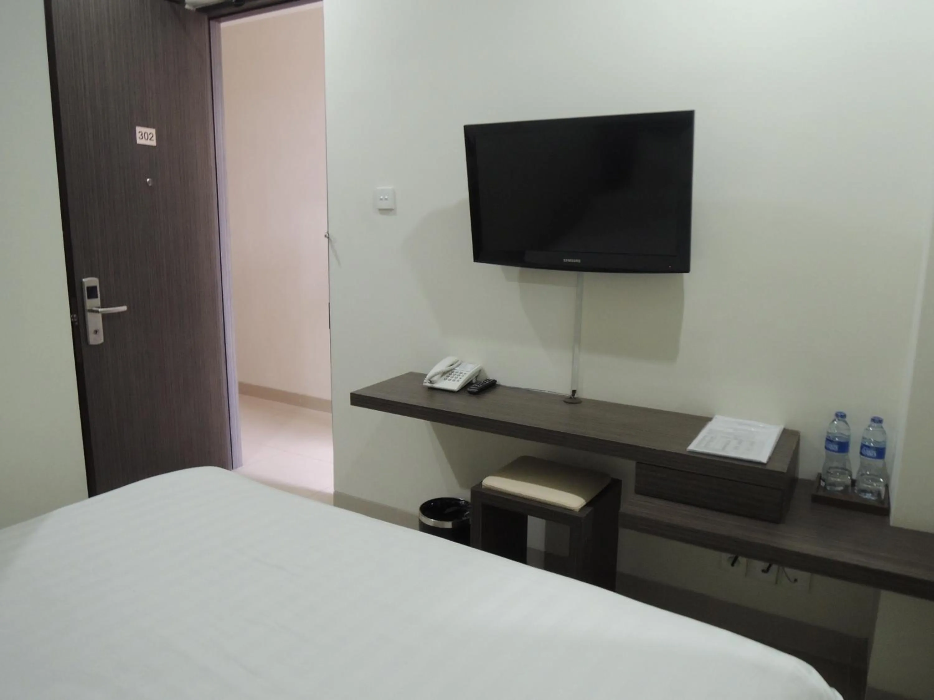 TV and multimedia, Bed in Harlys Residence