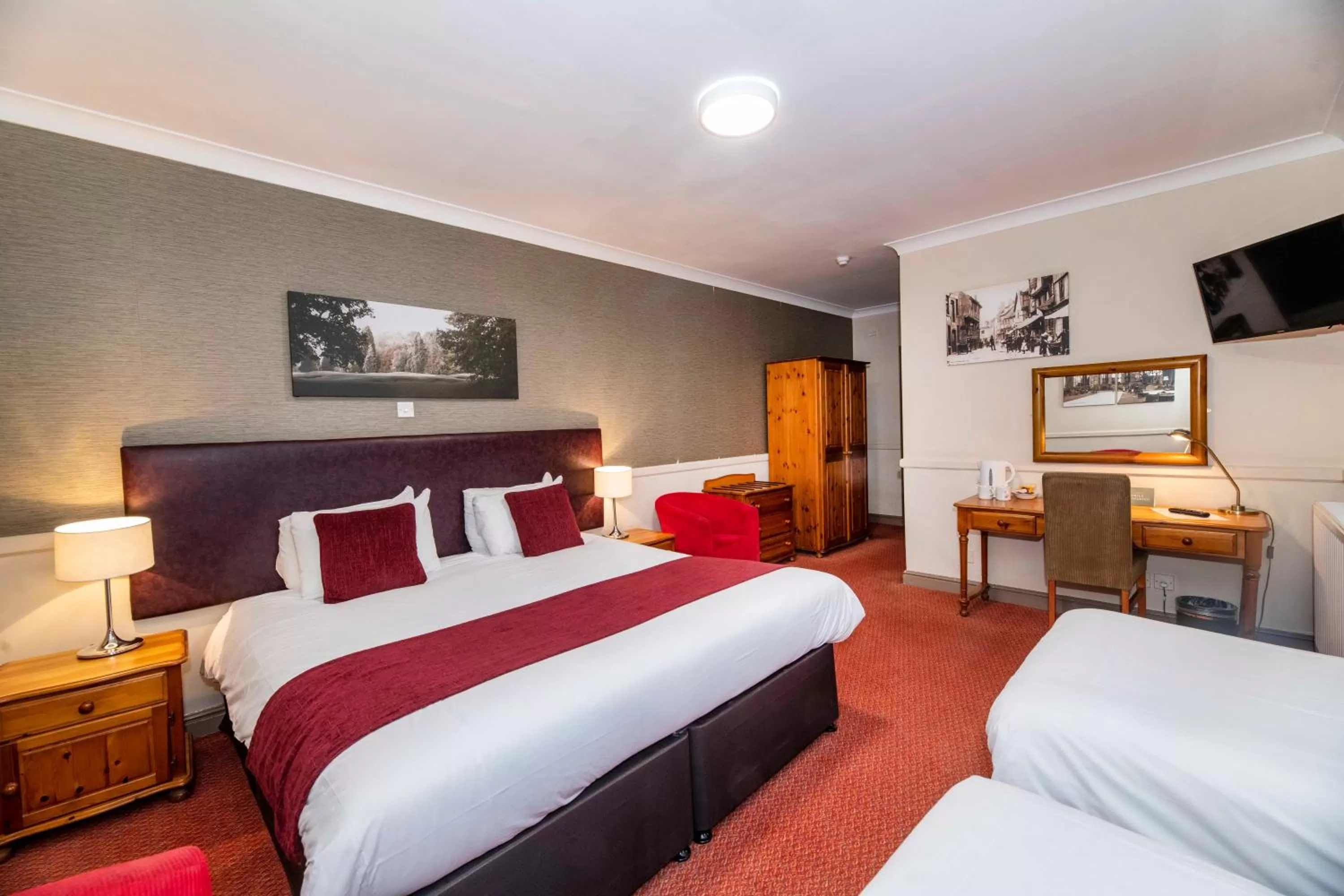 Family Room (2 Adults + 1 Child) in Old Mill by Chef & Brewer Collection