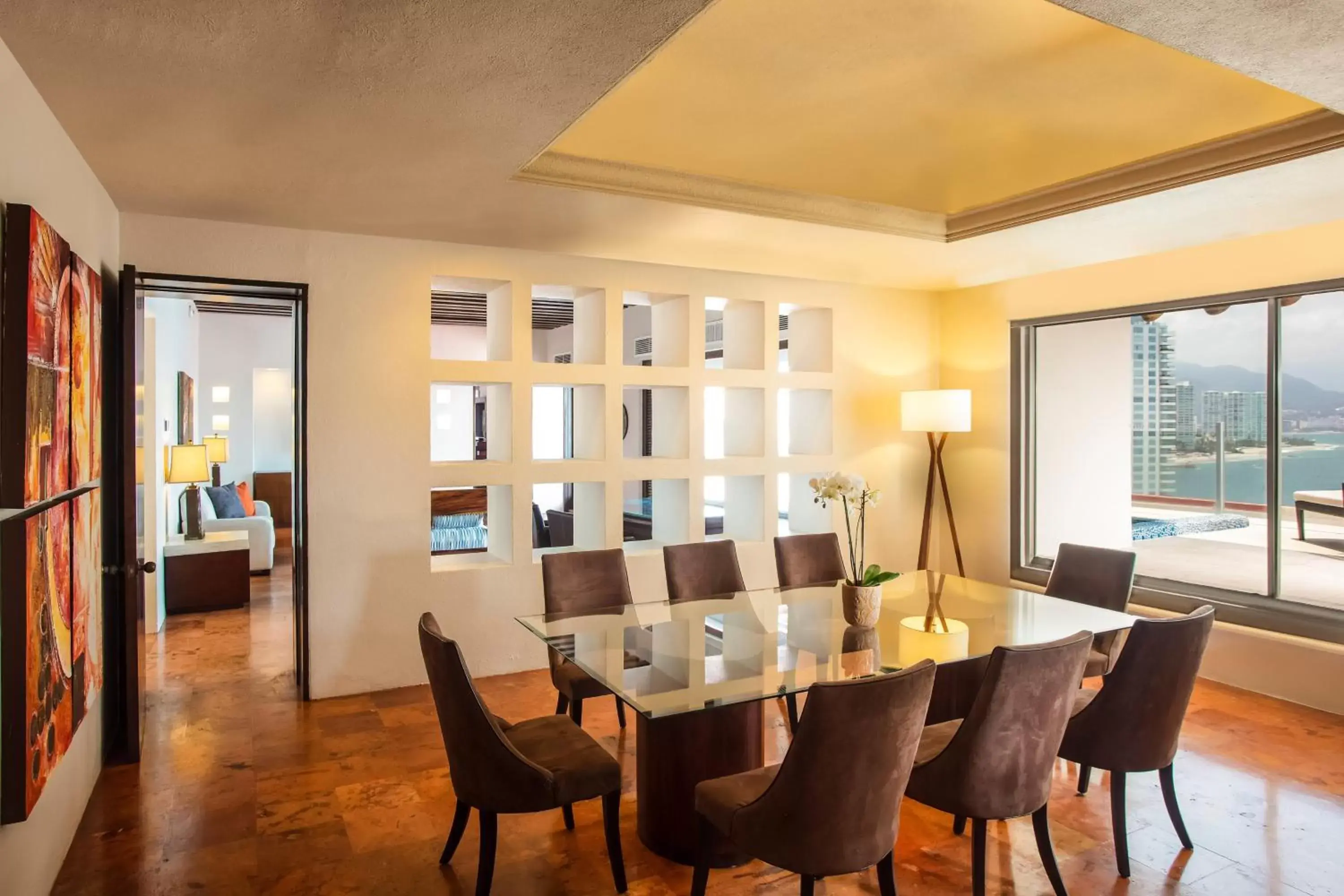 Photo of the whole room, Dining Area in The Westin Resort & Spa, Puerto Vallarta