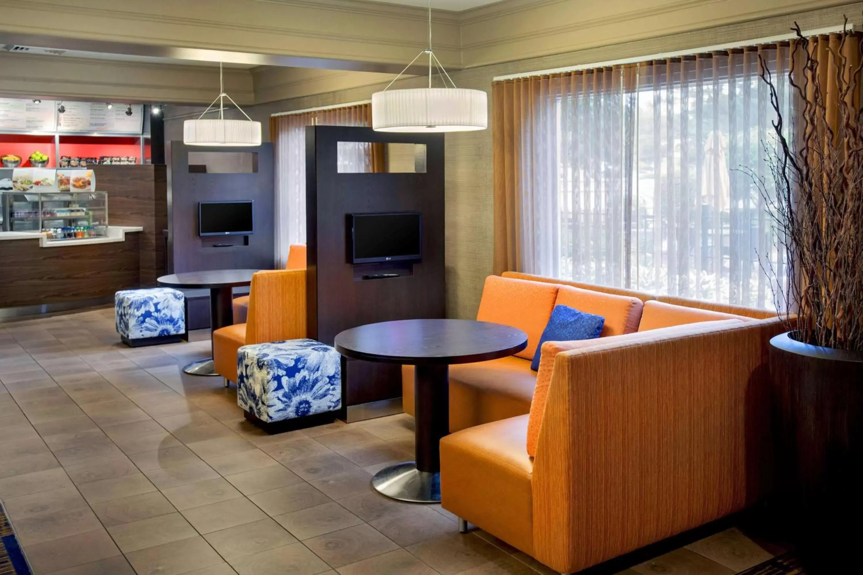 Lobby or reception, Seating Area in Sonesta Select Boston Woburn Burlington