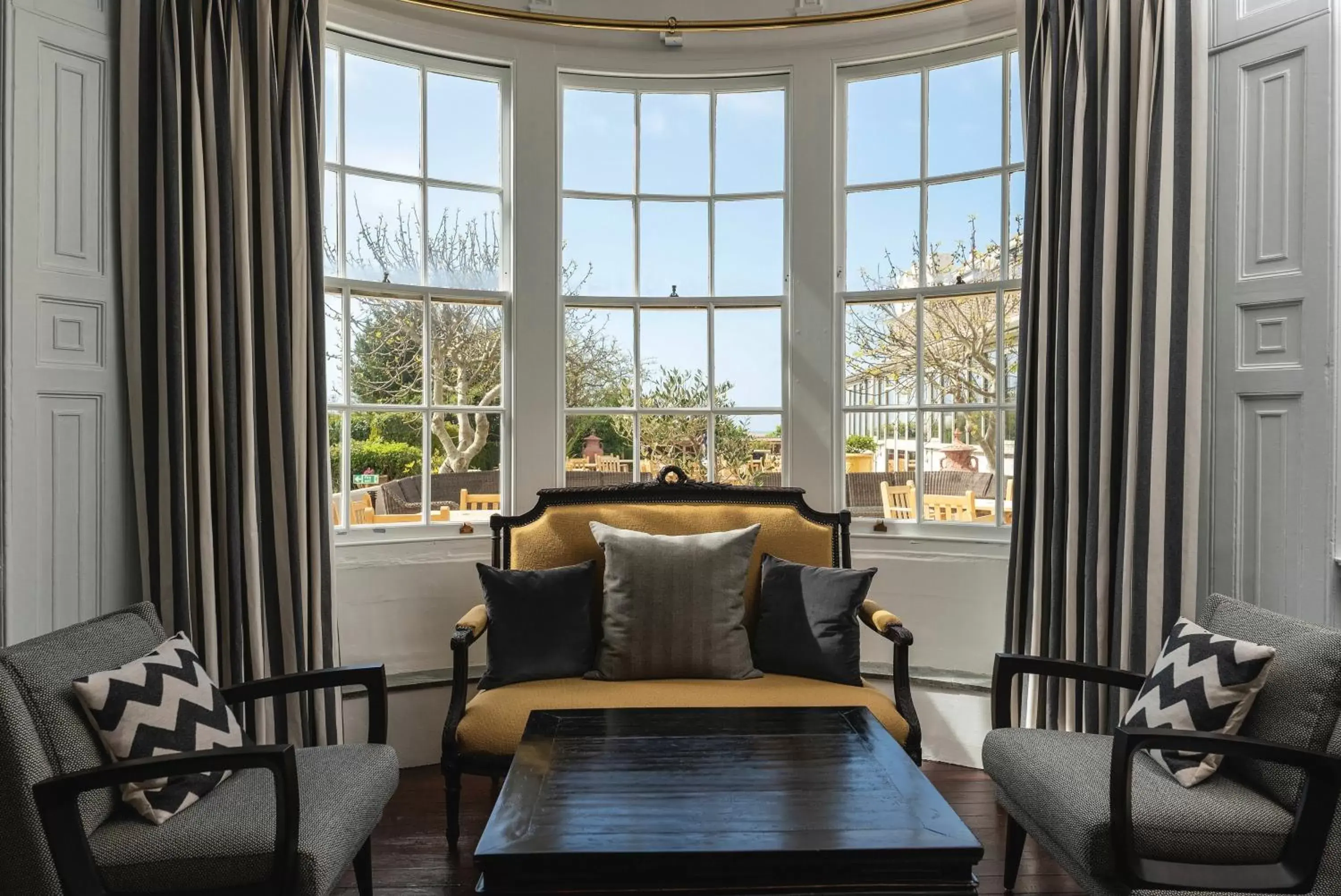 Lounge or bar, Seating Area in Moonfleet Manor - A Luxury Family Hotel