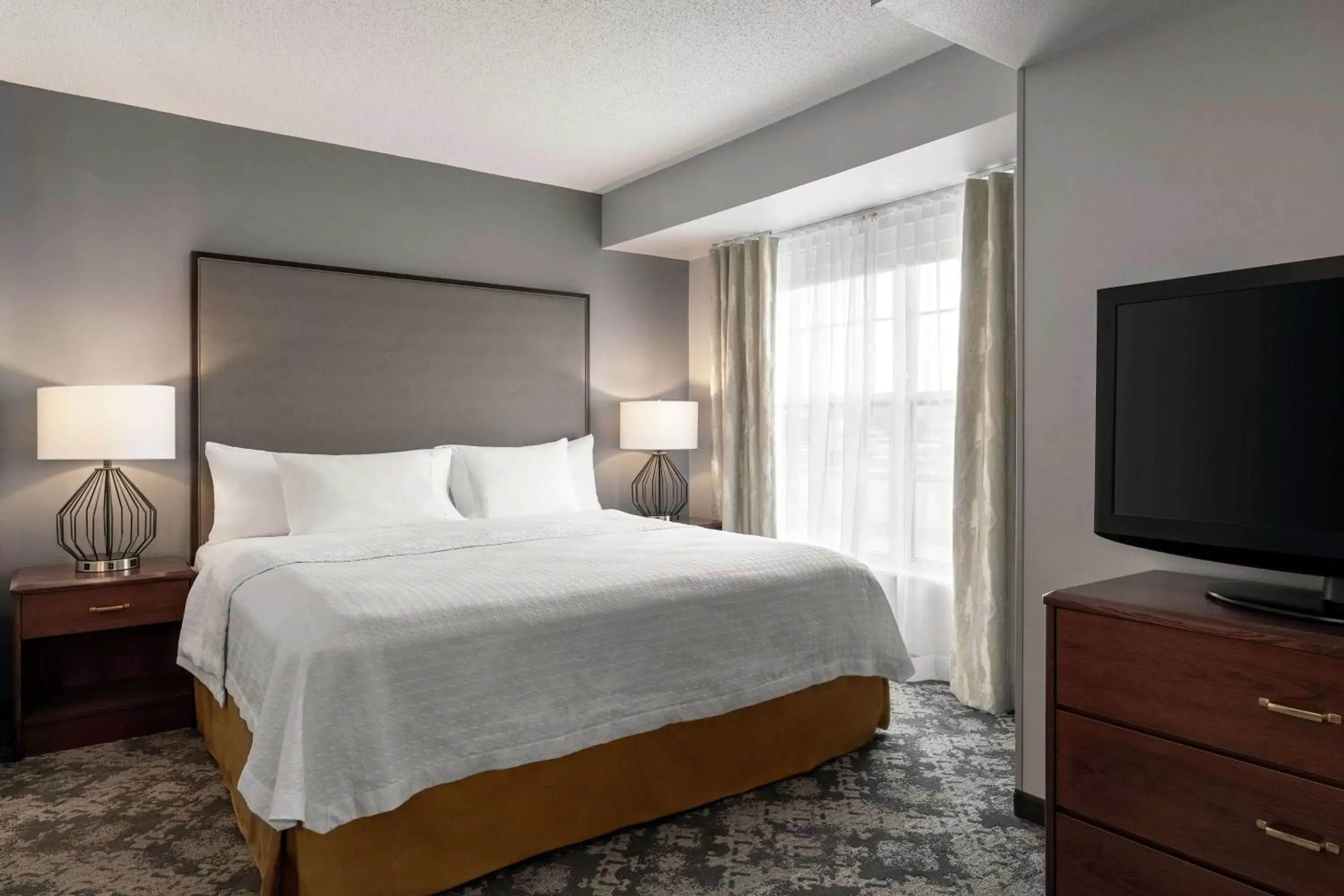 Bedroom, Bed in Homewood Suites by Hilton Erie