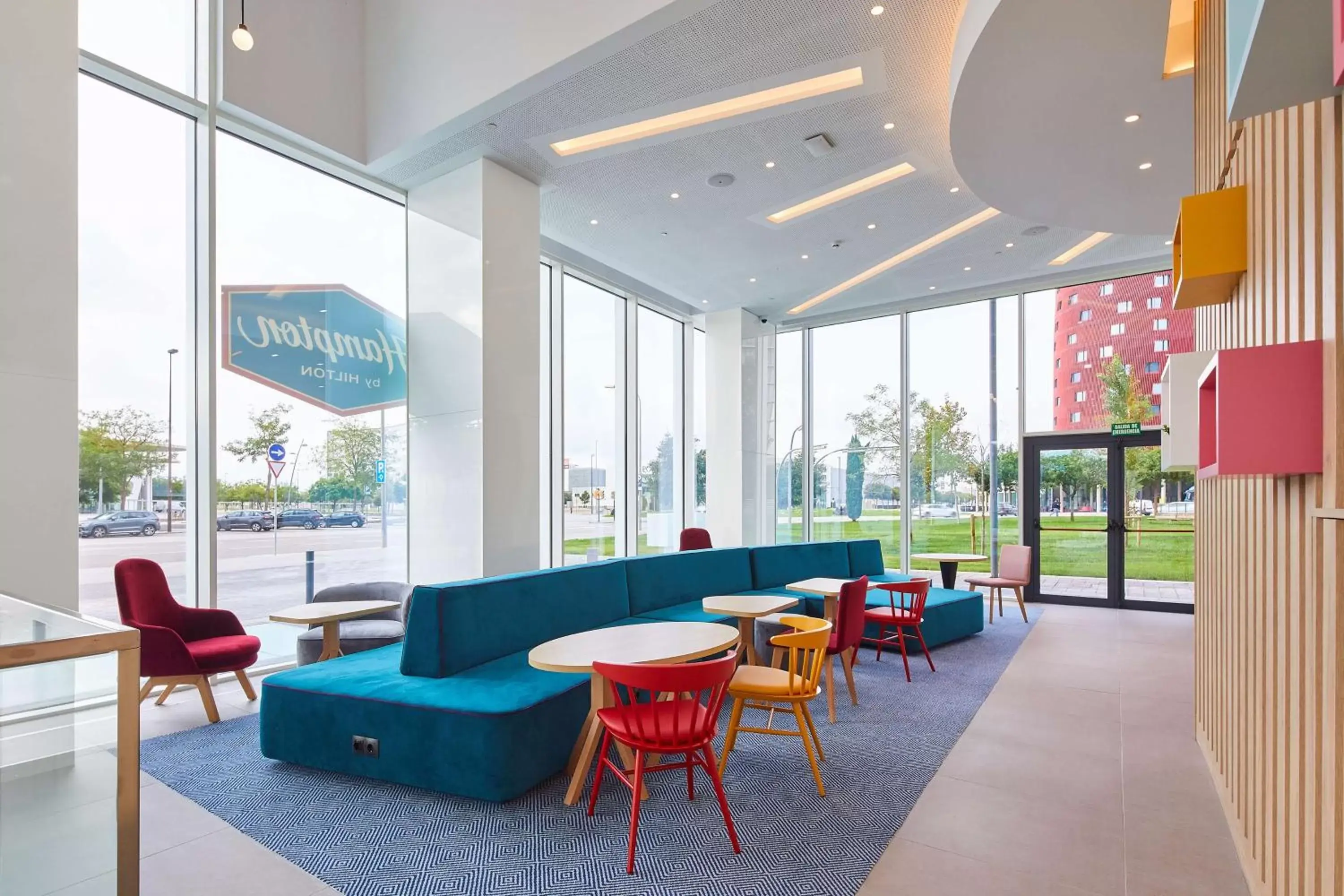 Lobby or reception in Hampton By Hilton Barcelona Fira Gran Via