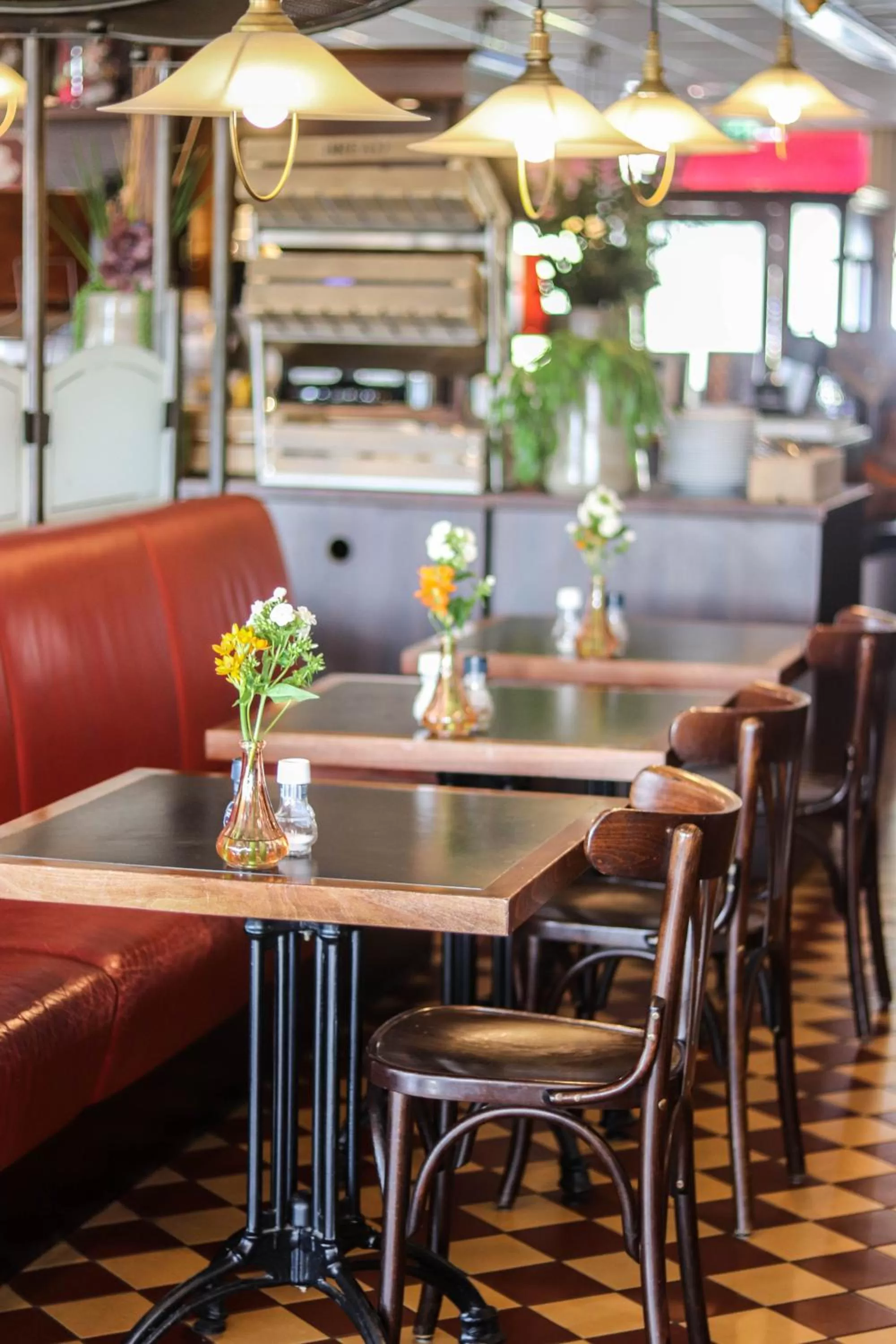 Restaurant/places to eat in ibis Tilburg