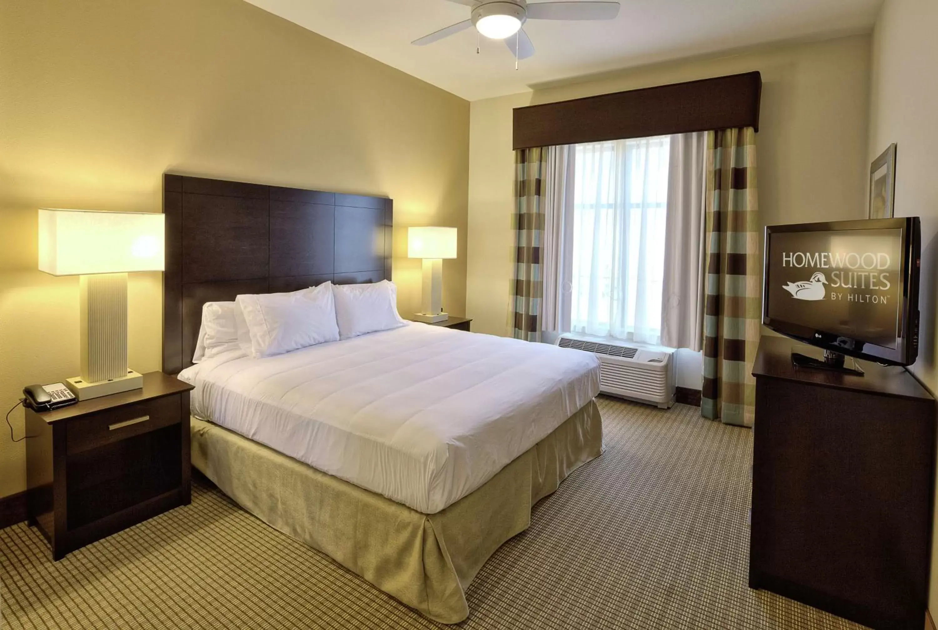 Bedroom, Bed in Homewood Suites by Hilton Victoria