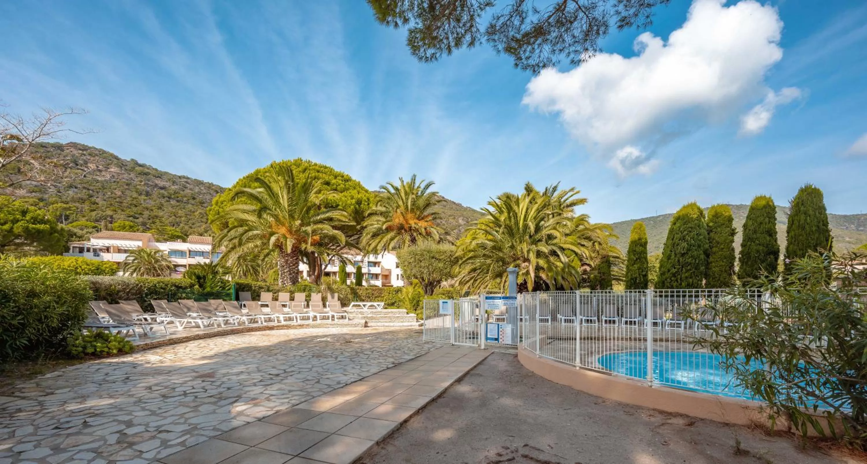 Spring in Résidence Pierre & Vacances L’Anse De Pramousquier