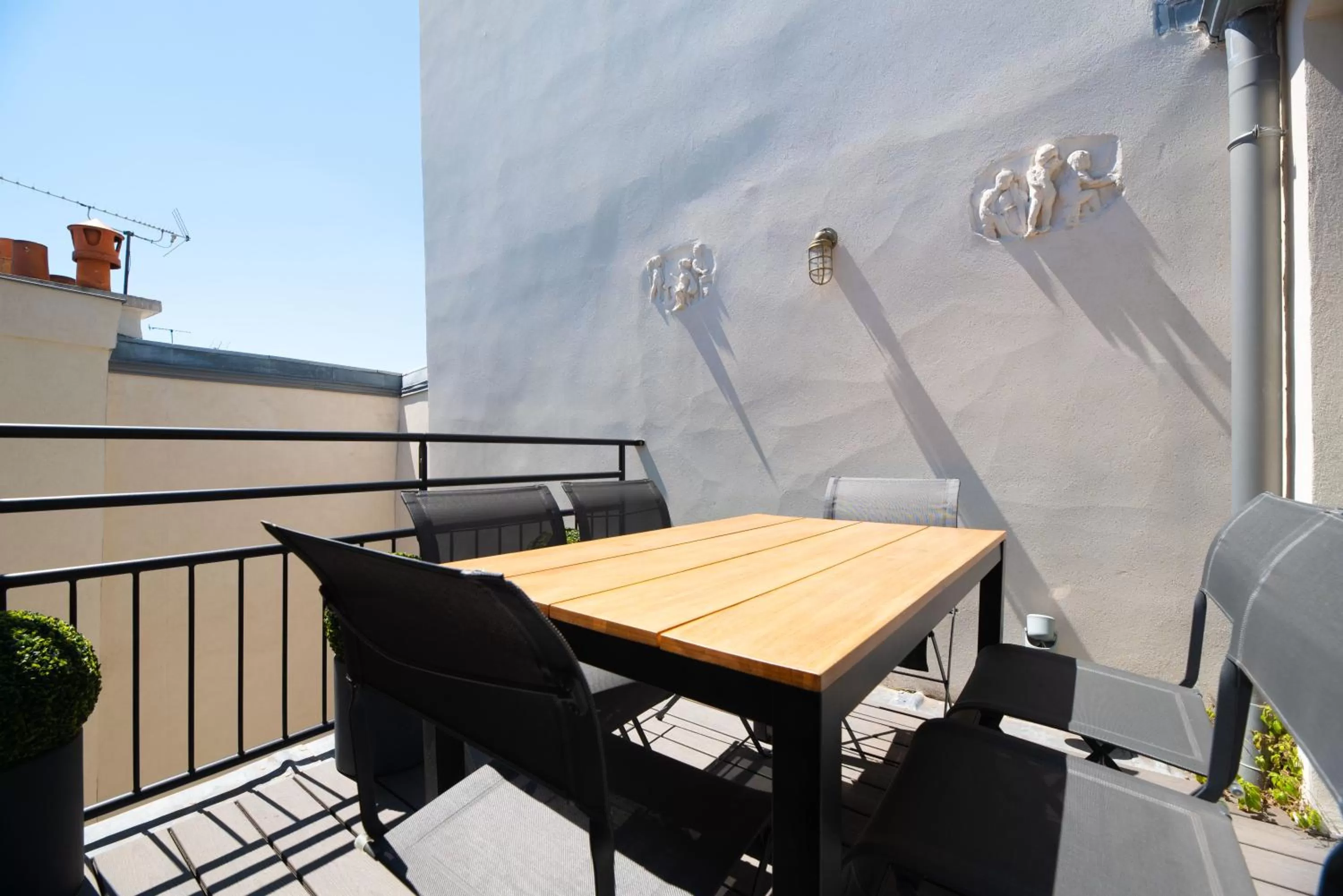 Balcony/Terrace in Résidence du Louvre