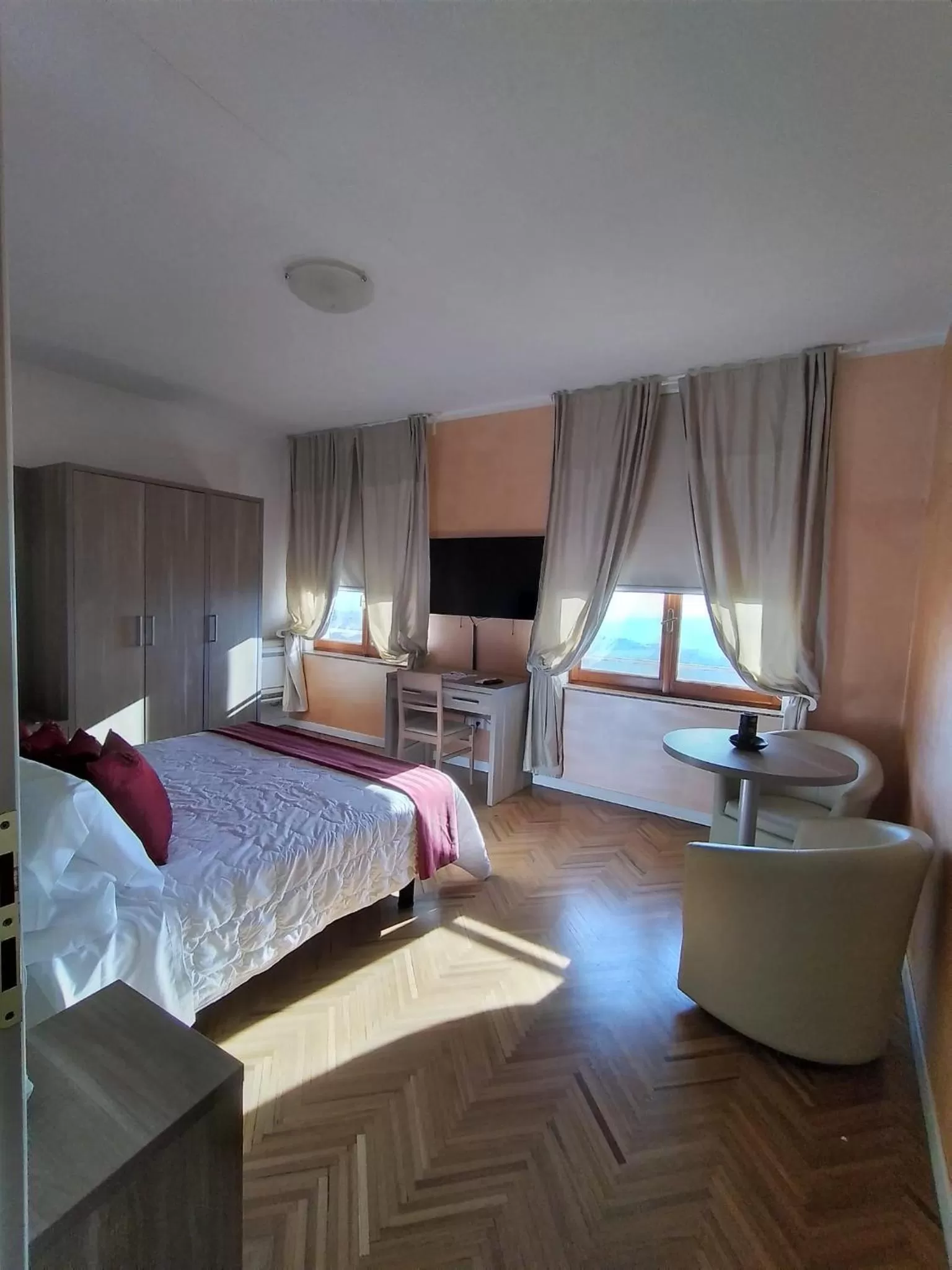 Bedroom, Bed in Hotel Astoria