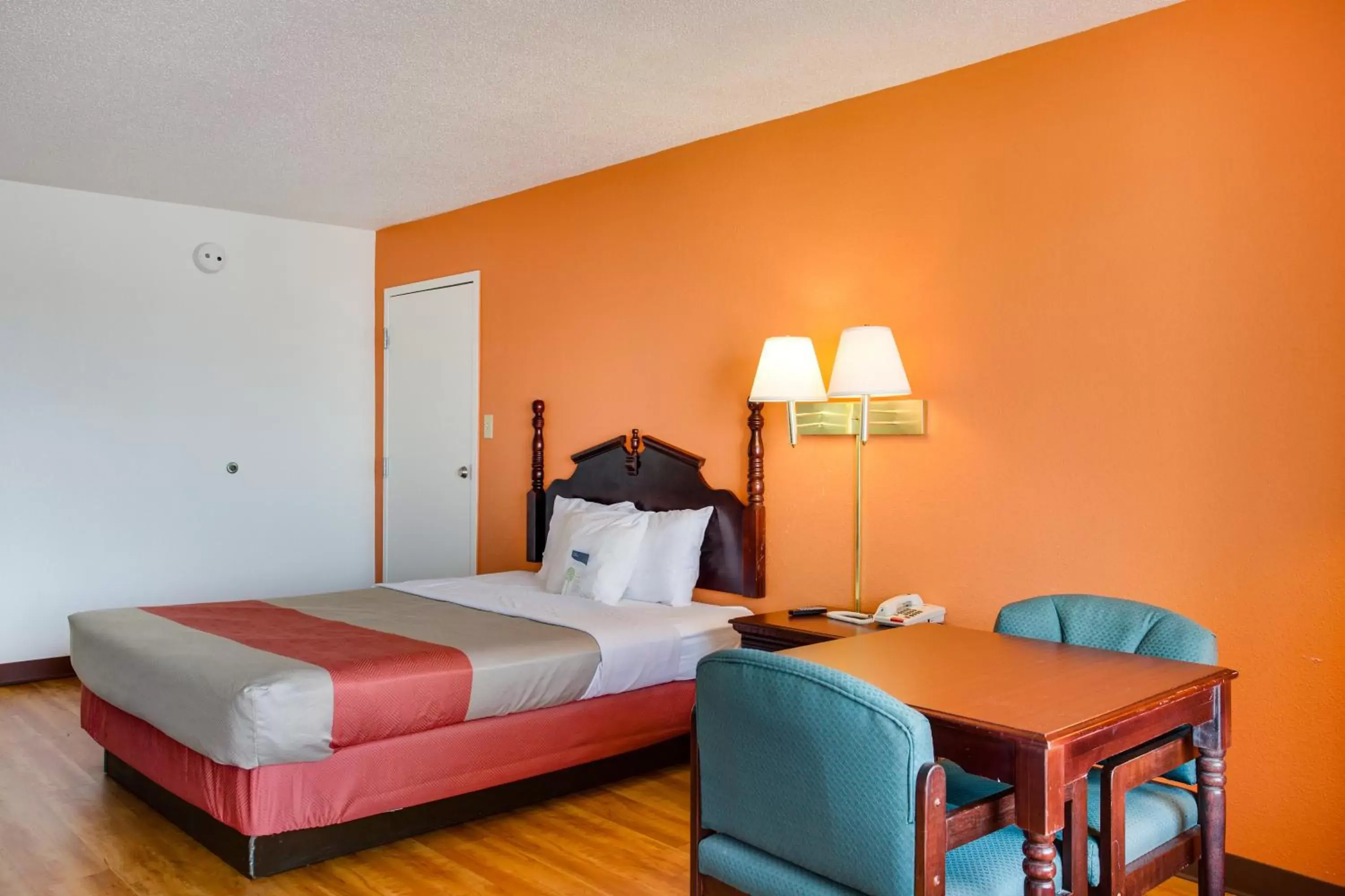 Bedroom, Bed in Motel 6-White House, TN