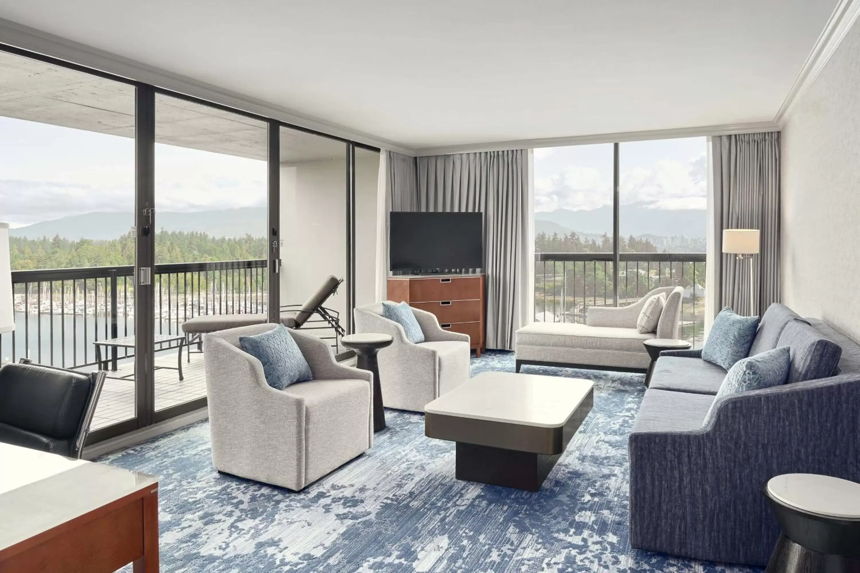 Bedroom, Seating Area in The Westin Bayshore, Vancouver