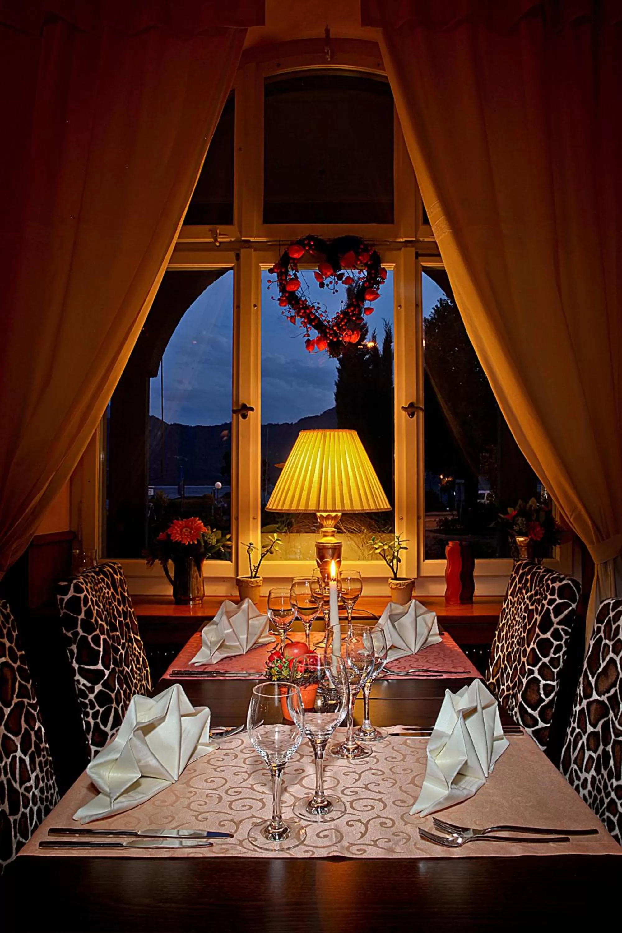 Restaurant/places to eat in Hotel Schweizerhof