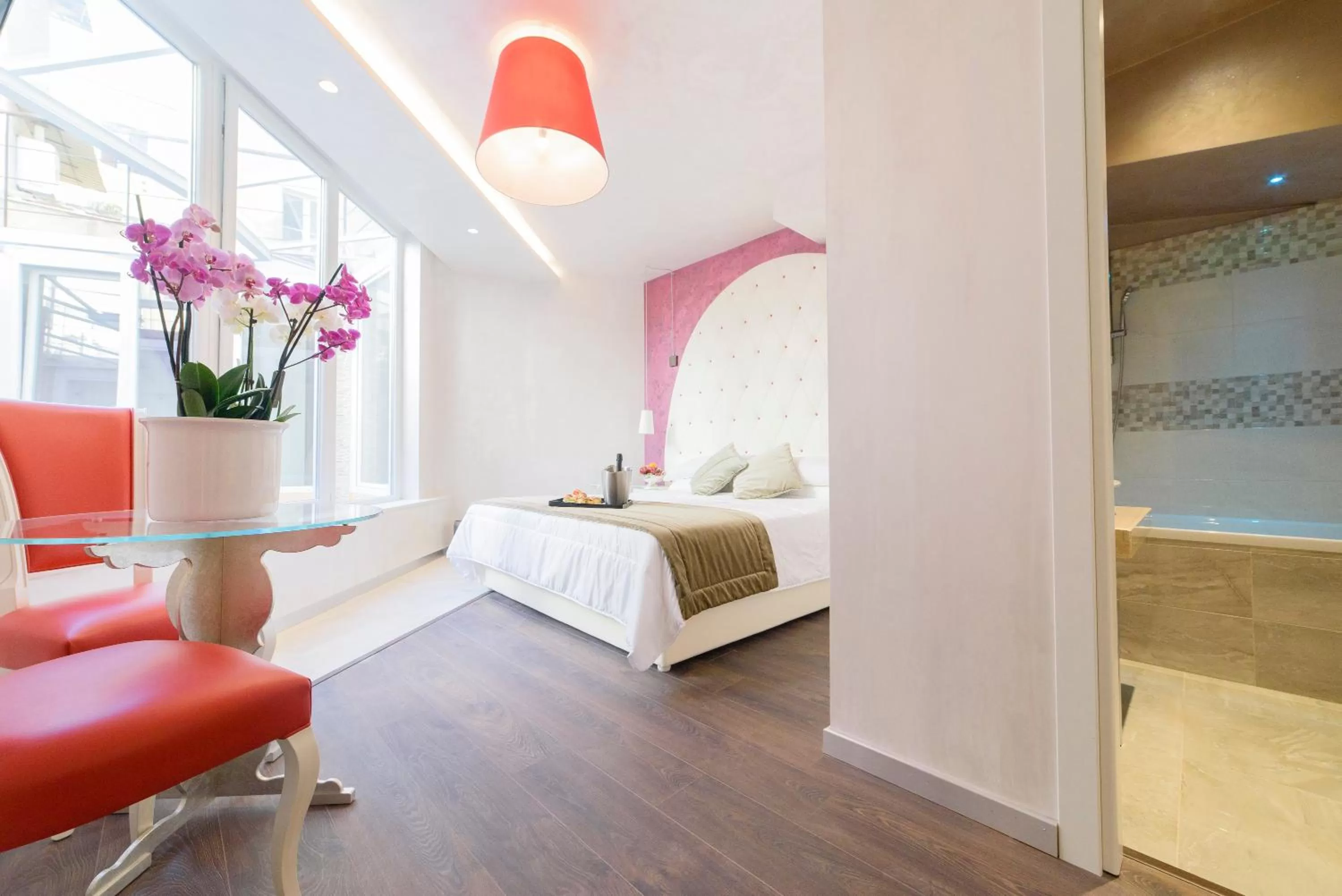 Toilet, Bed in Hotel Vespasiano