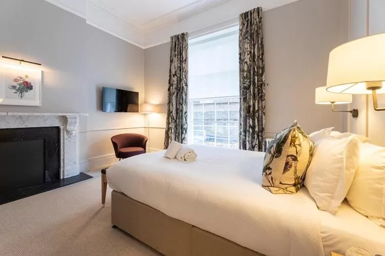 TV and multimedia, Bed in The Goodenough Hotel London