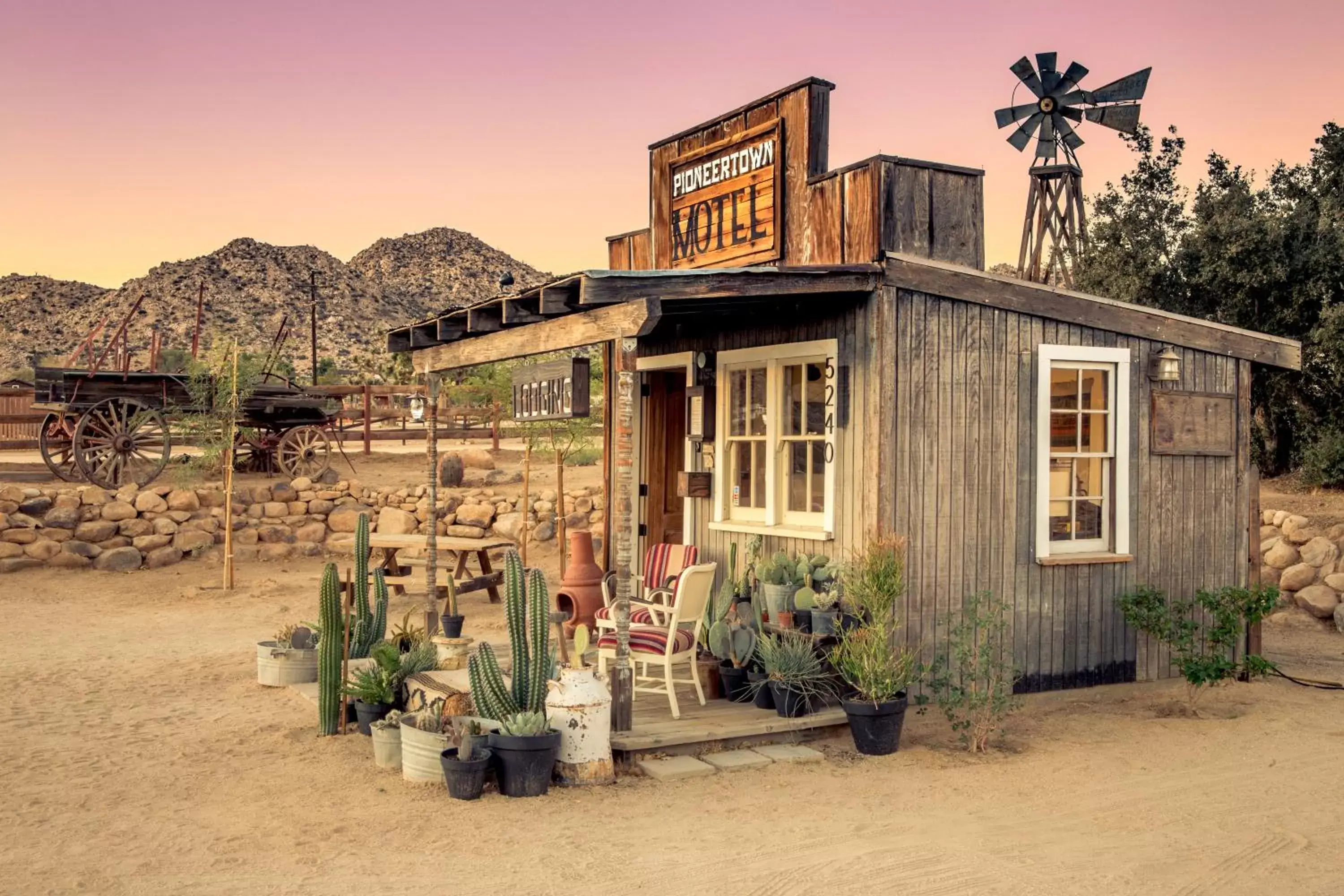 Patio, Facade/Entrance in Pioneertown Motel