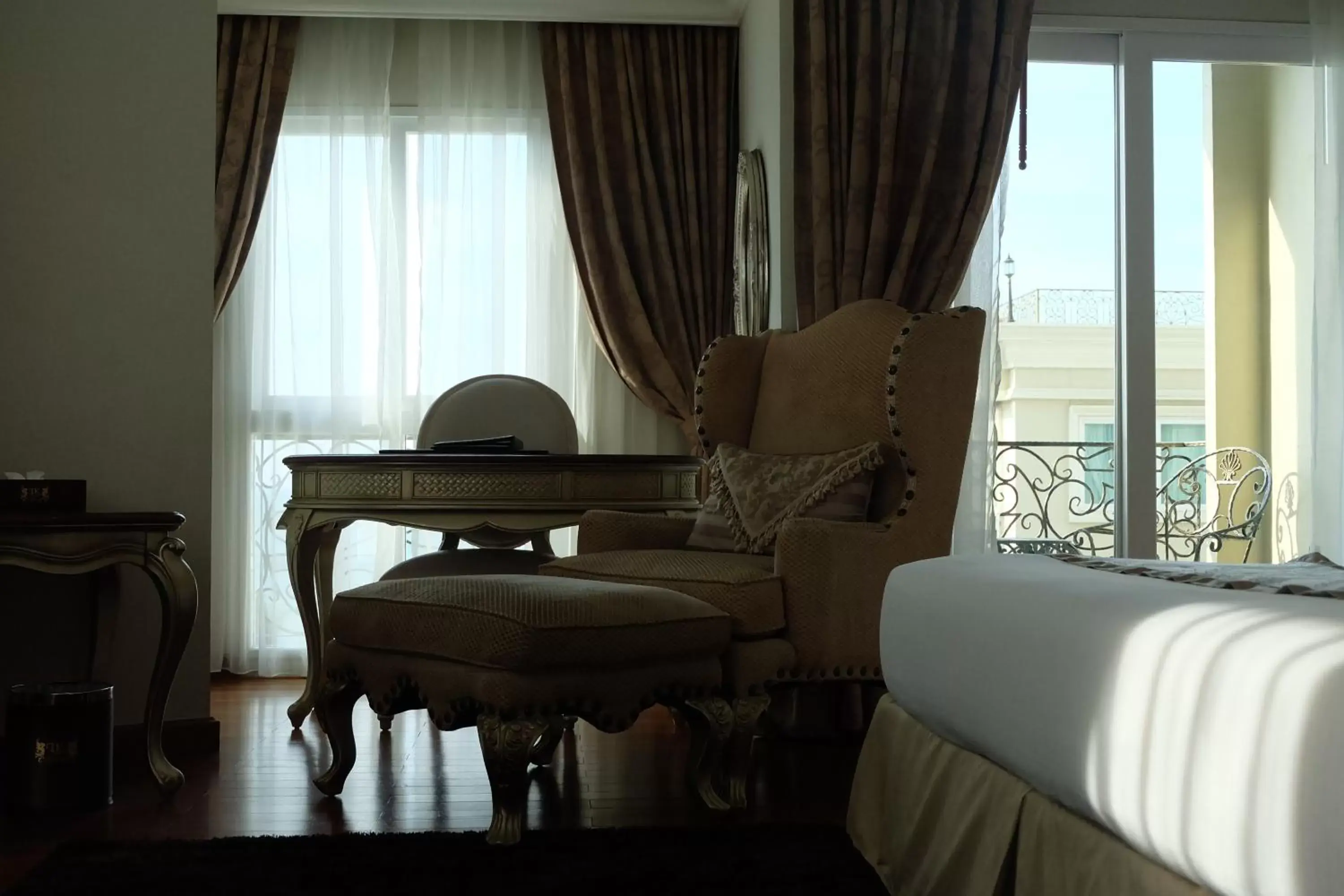 Seating area, Bed in LK The Empress Seating area, Bed in LK The Empress