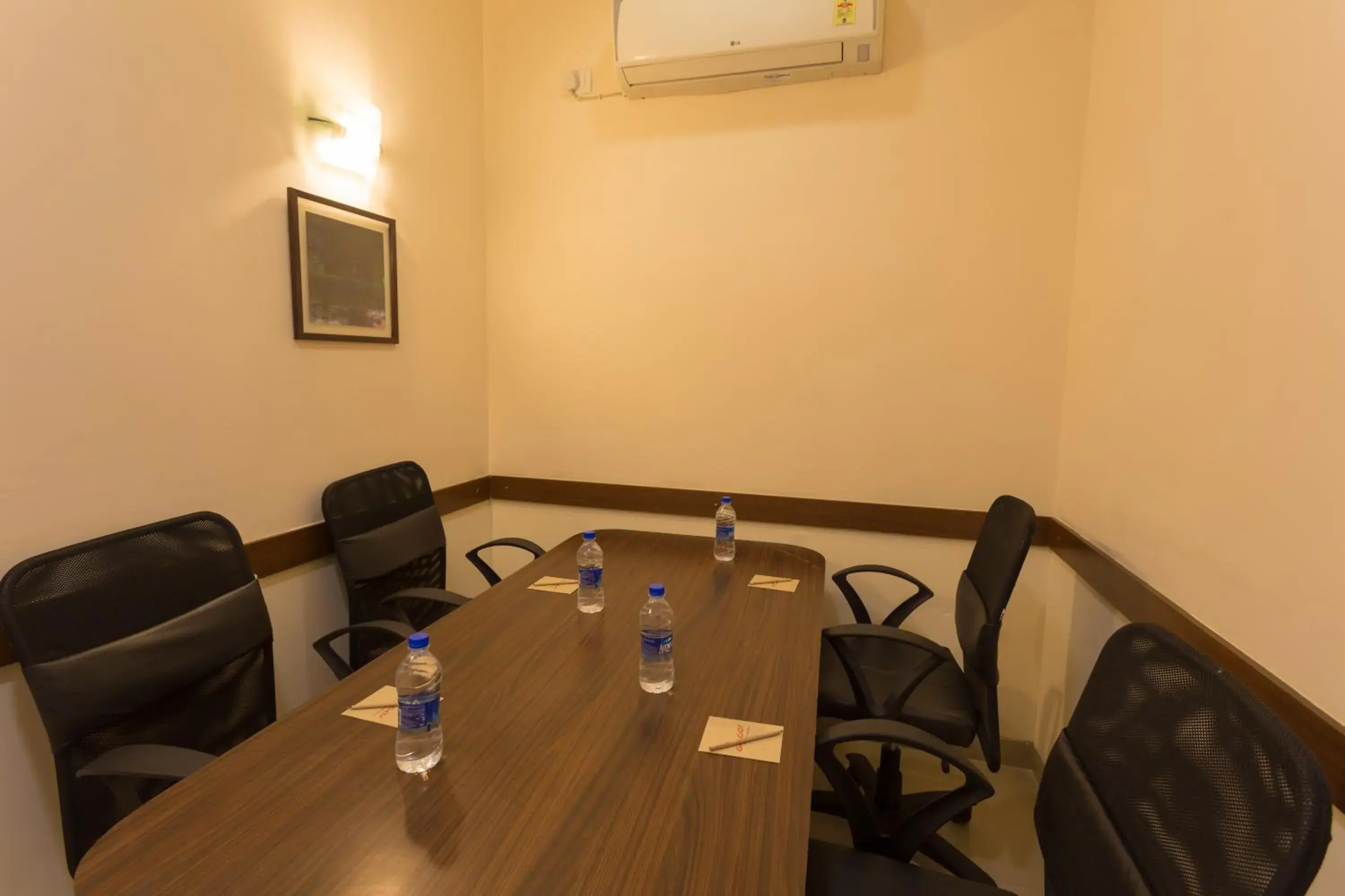 Meeting/conference room in Ginger Hotel - Noida 63