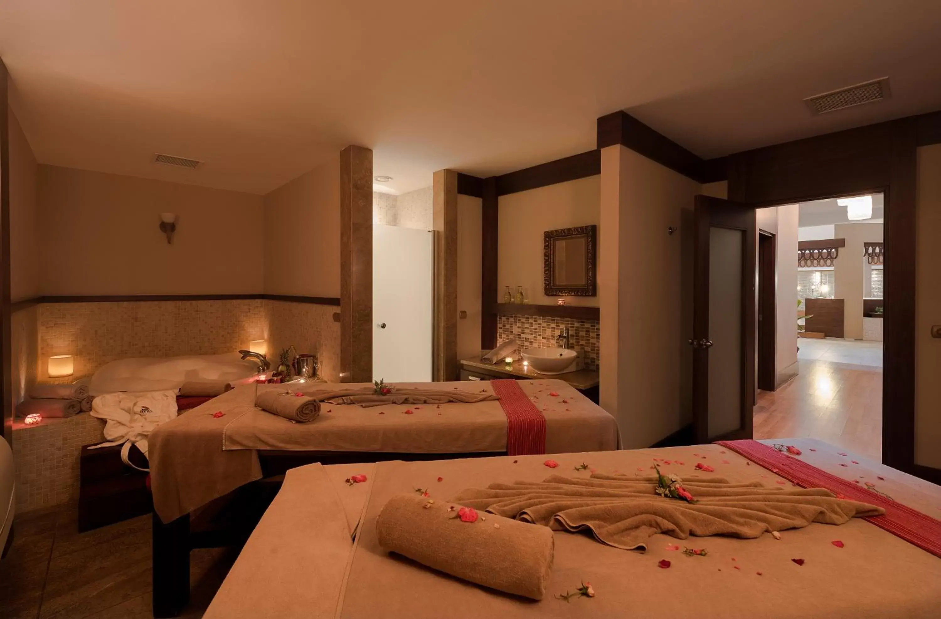 Massage, Bed in Arum Barut Collection - Ultra All Inclusive Massage, Bed in Arum Barut Collection - Ultra All Inclusive