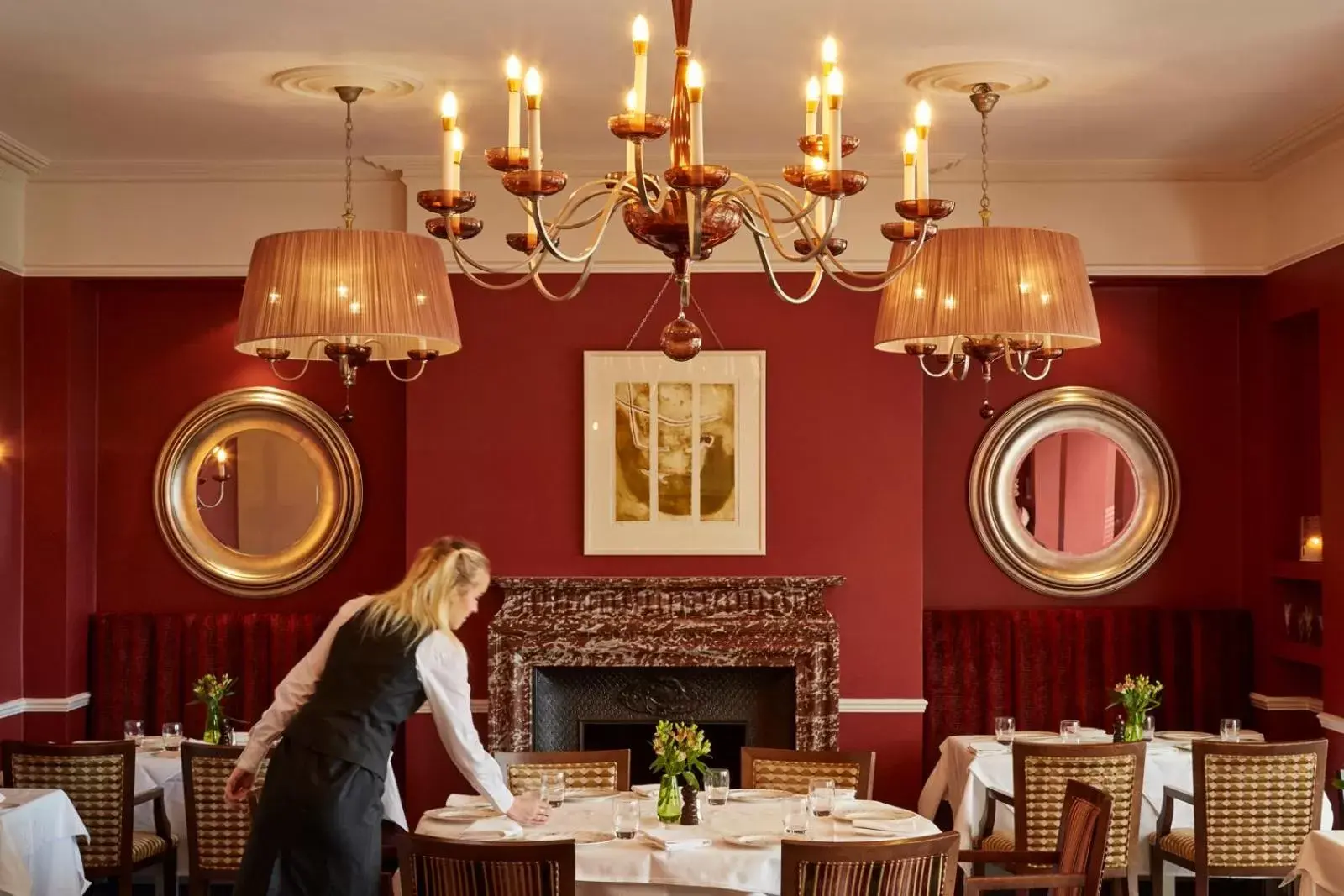 Restaurant/Places to Eat in Ockenden Manor Hotel & Spa