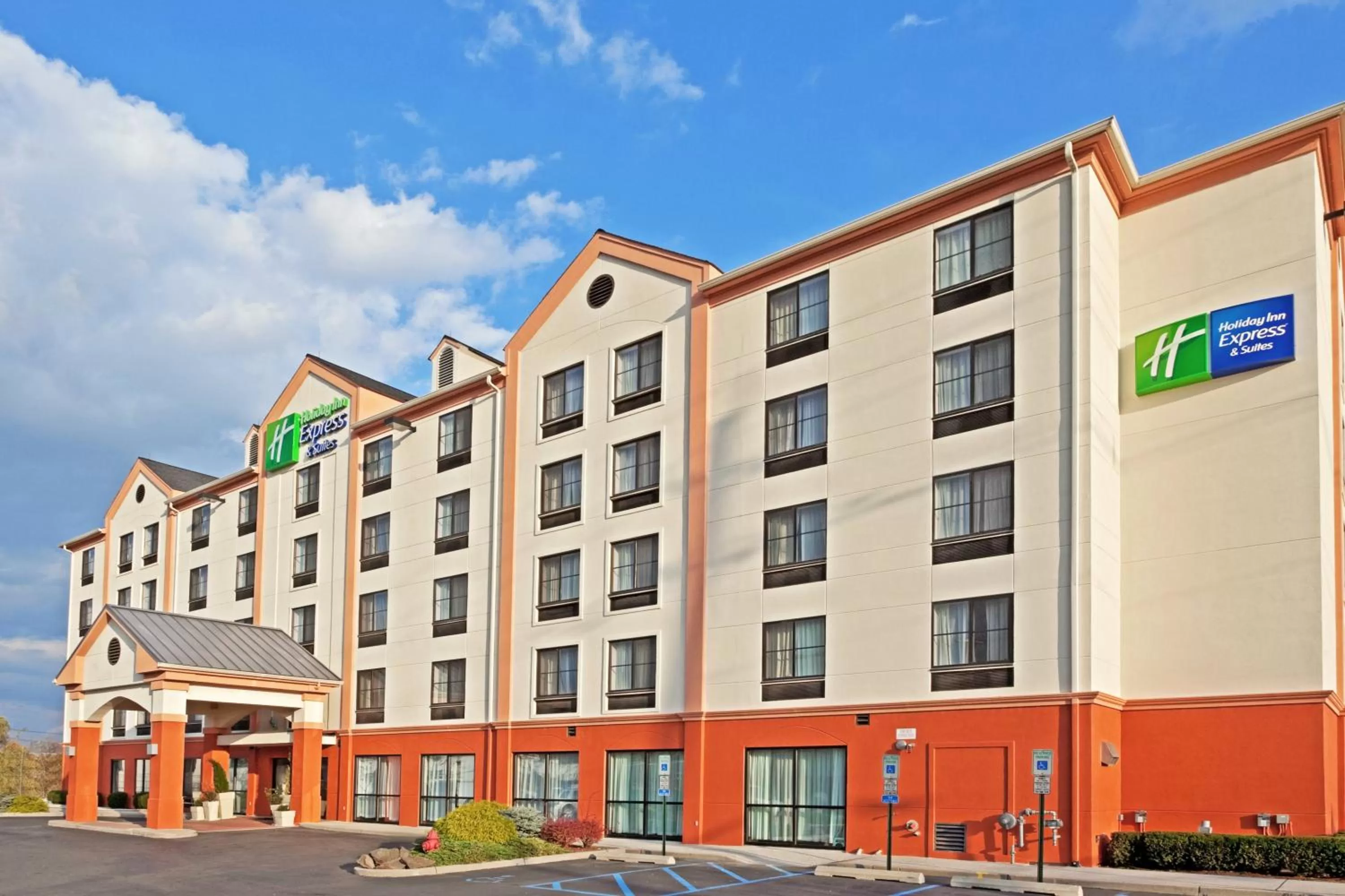 Property building in Holiday Inn Express Hotel & Suites Meadowlands Area by IHG
